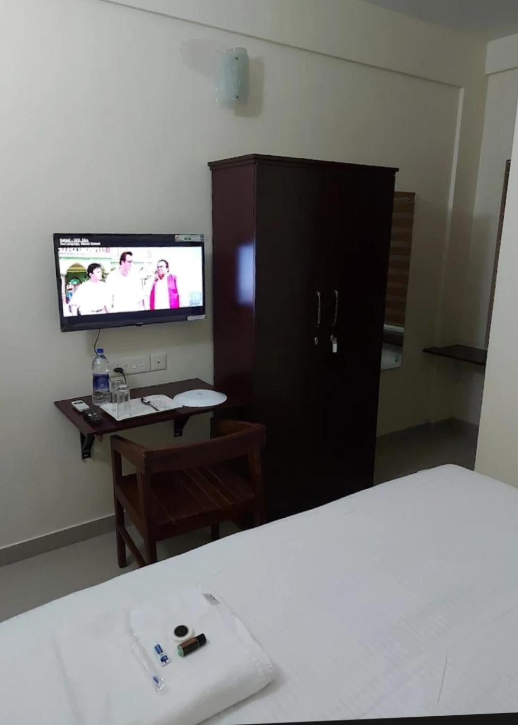 Budget Double Room - Photo 4
