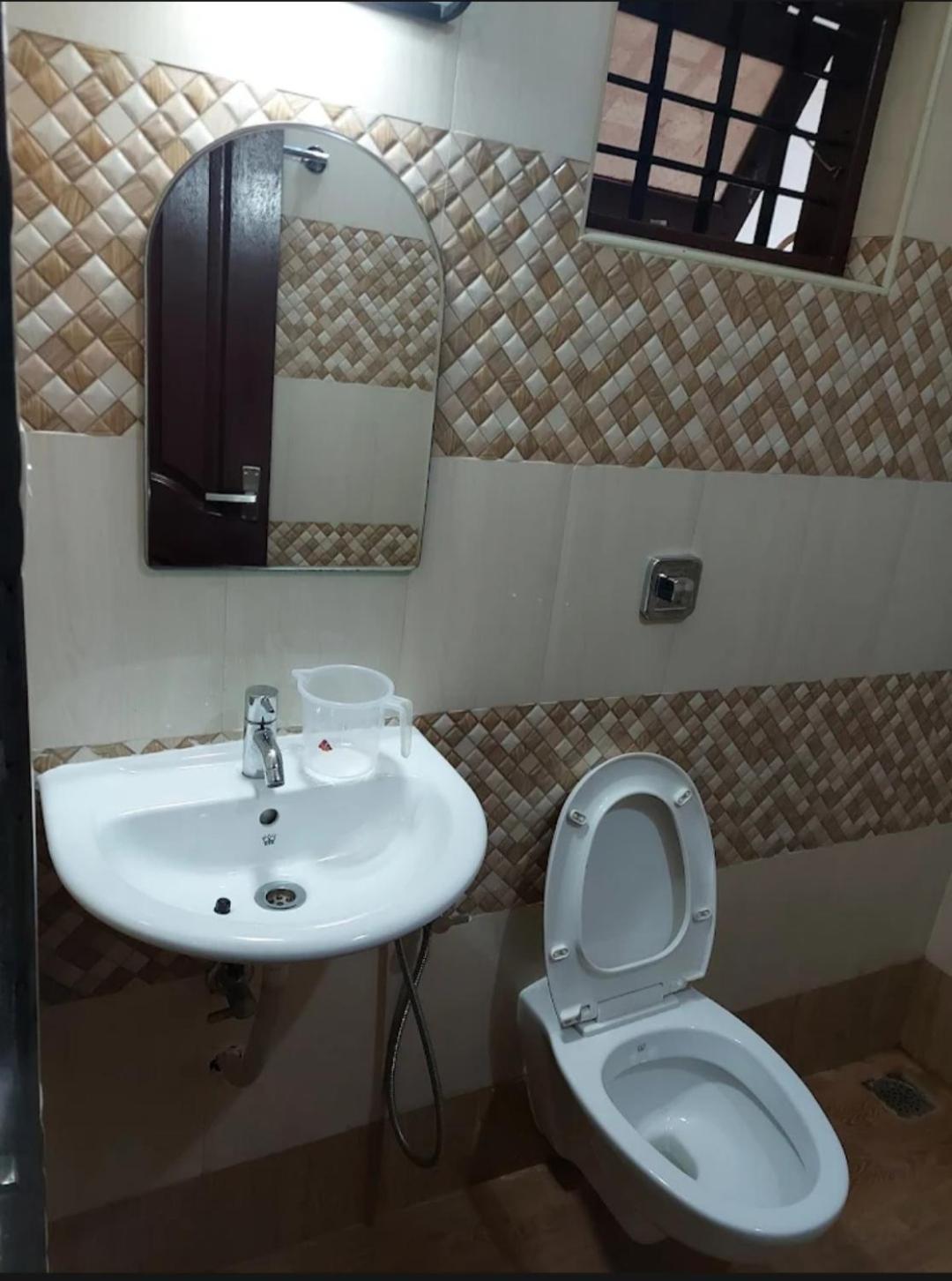 Deluxe Double or Twin Room - Photo 8