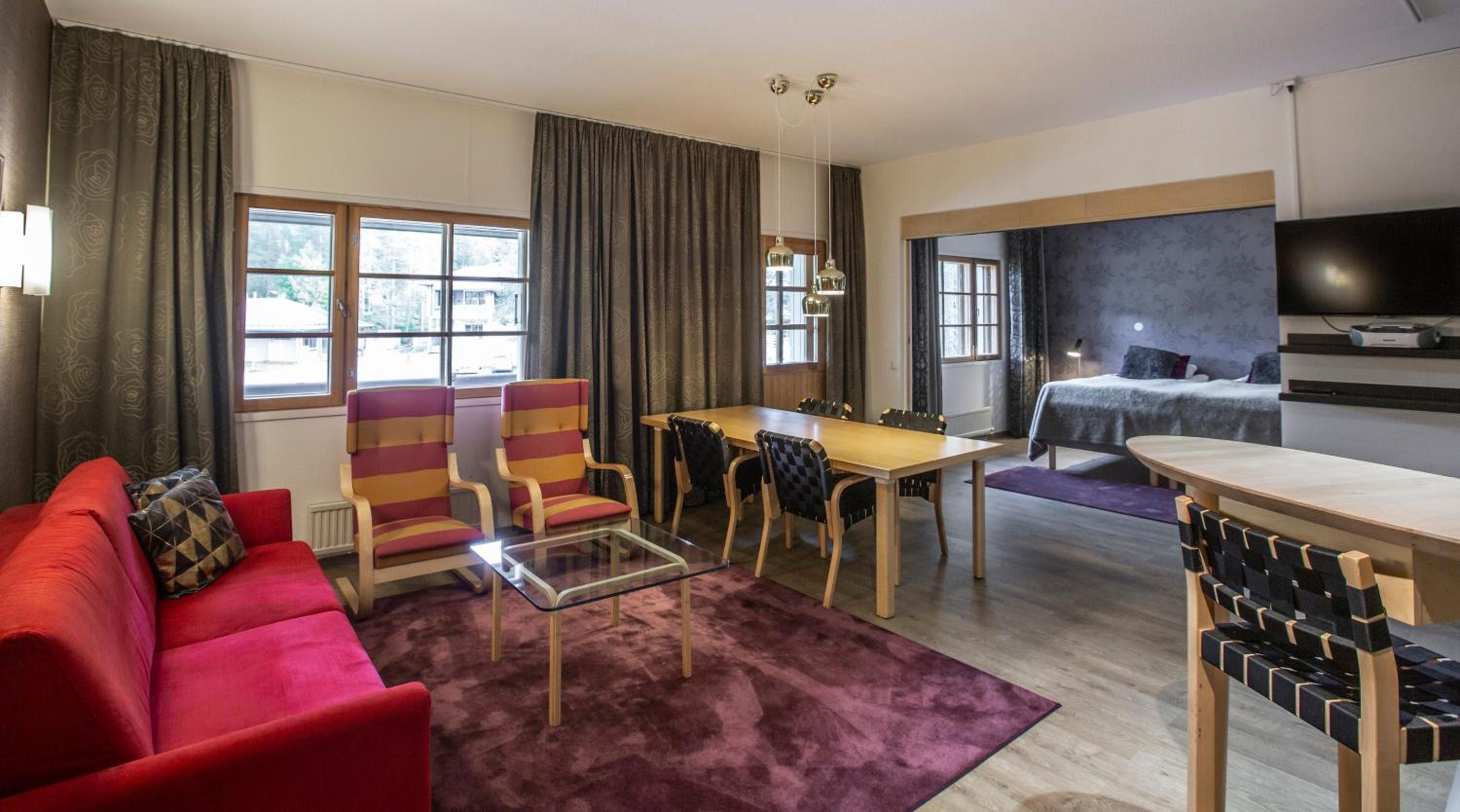 Suite - Photo 3