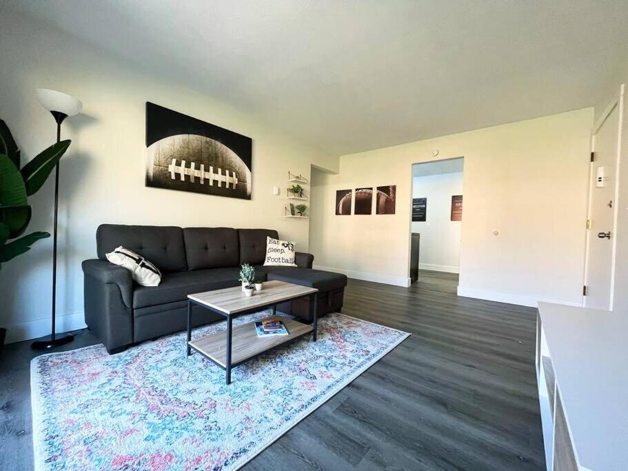 Apartment With Balcony photo 1