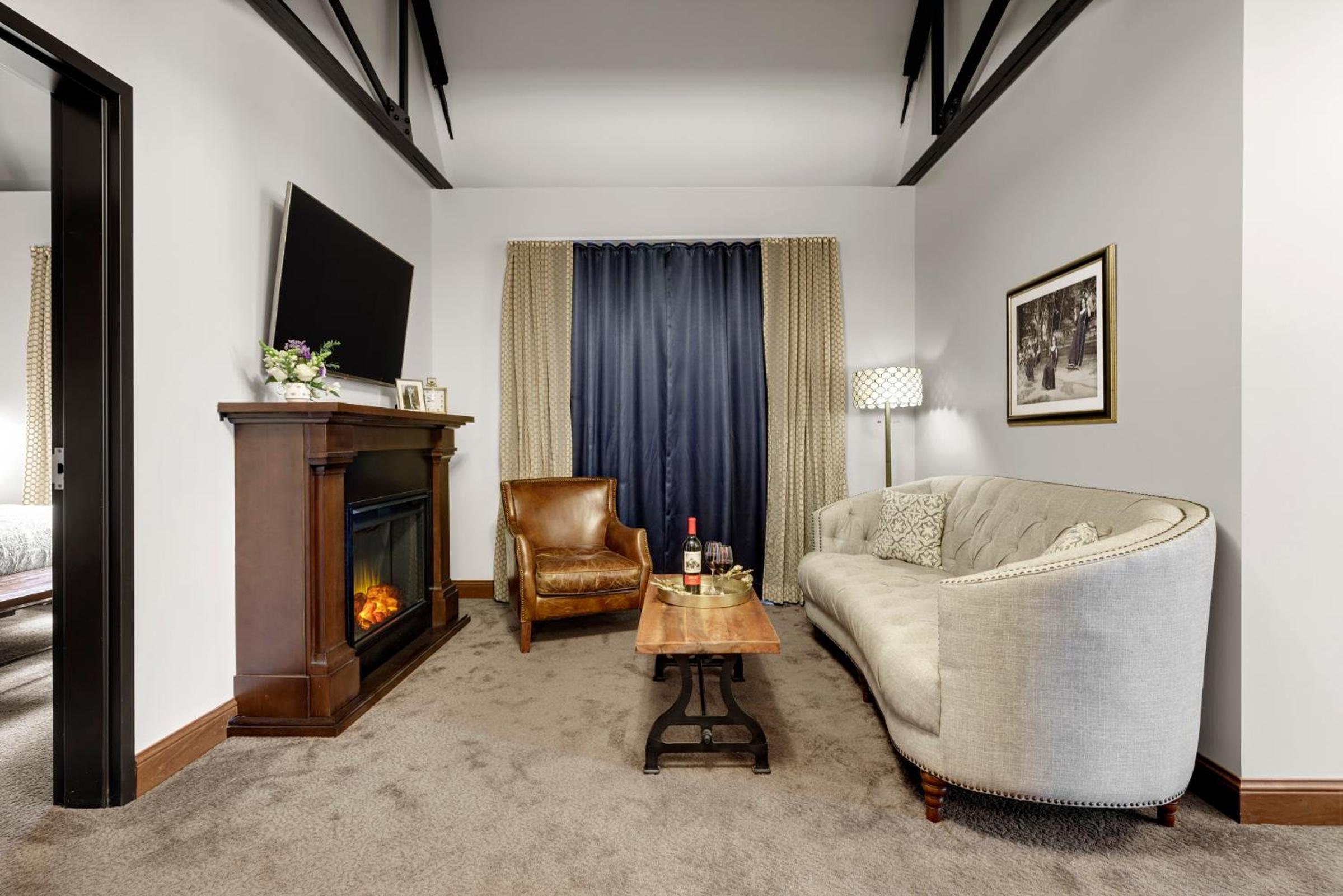 Two-Bedroom Suite - Photo 1