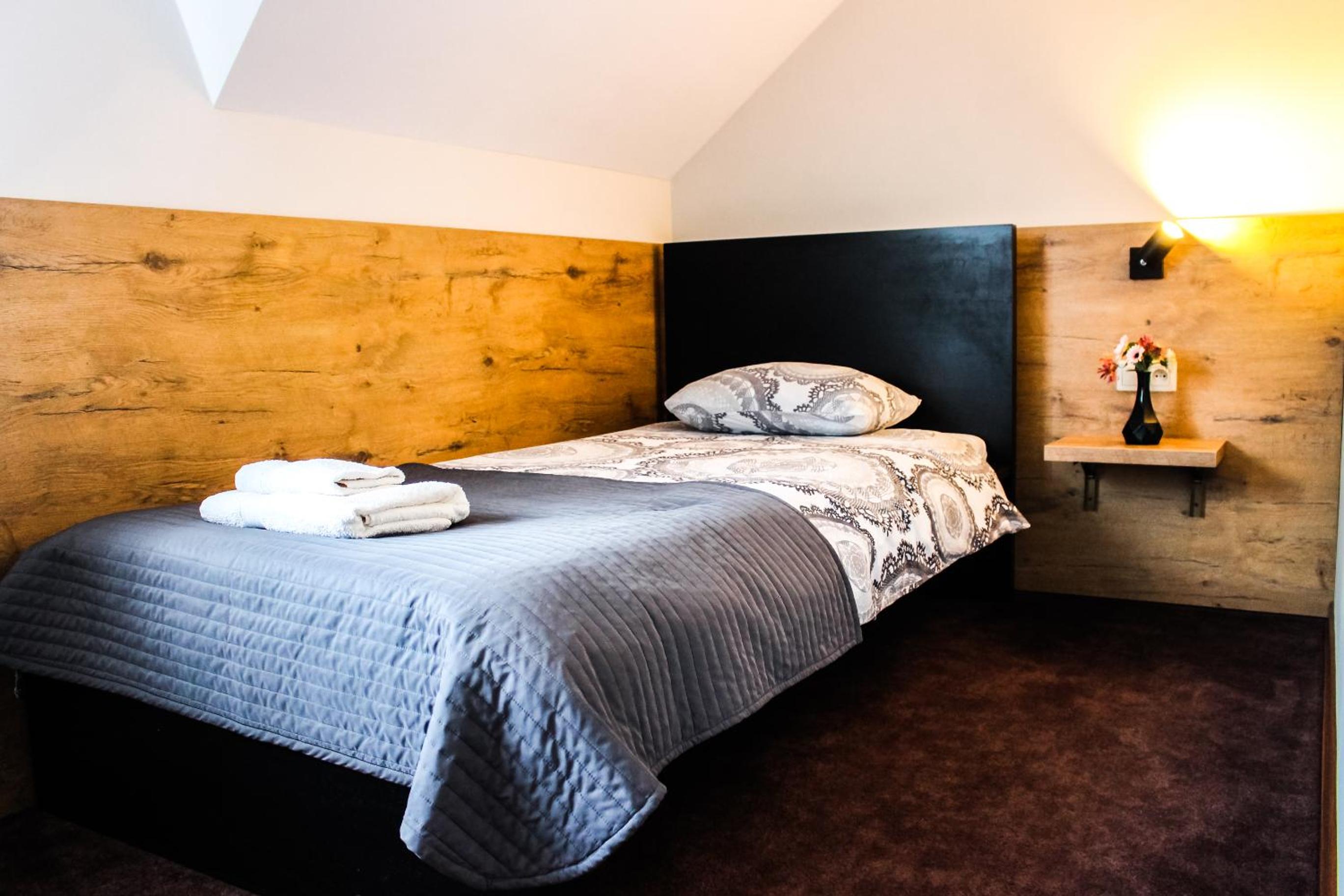 Single Room with Private Bathroom photo 1