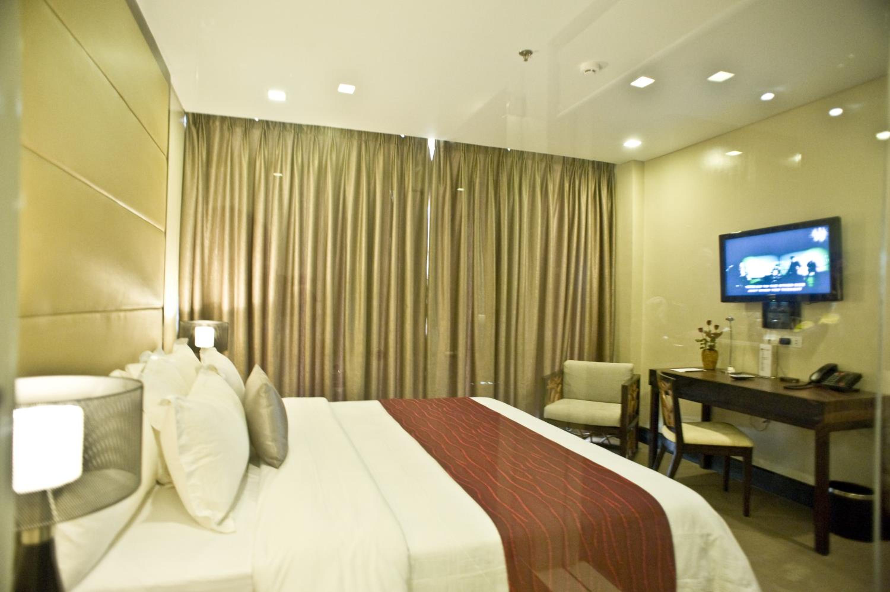 Standard Double or Twin Room - Photo 5