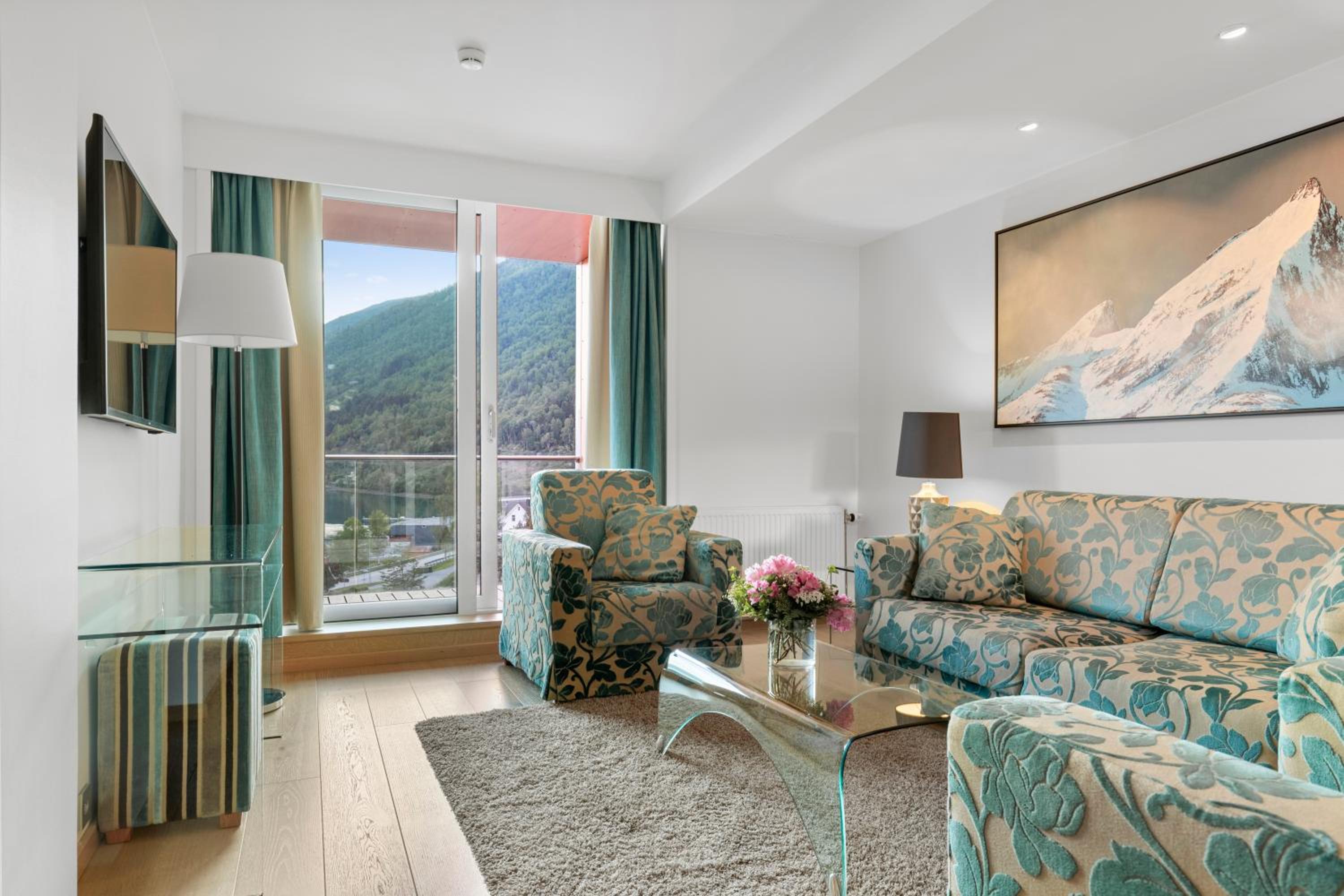 Suite - Photo 5