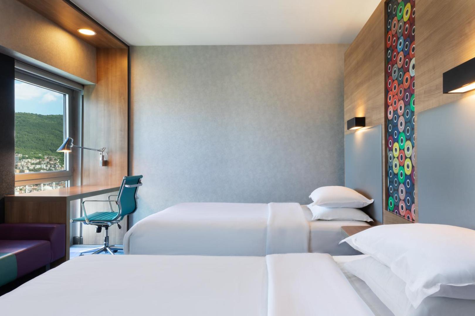 Aloft Twin Guest Room