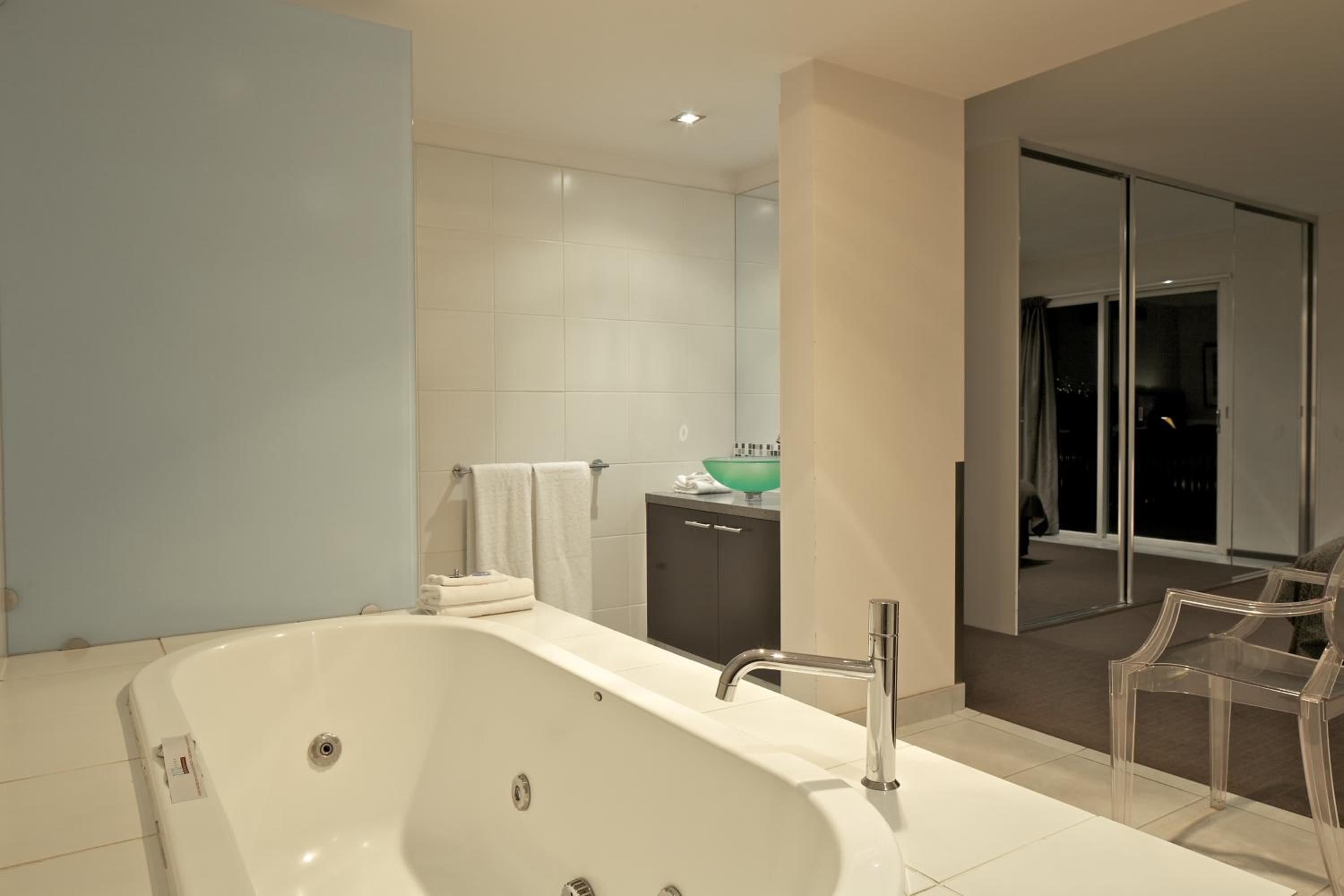 Two-Bedroom Apartment thumbnail 6