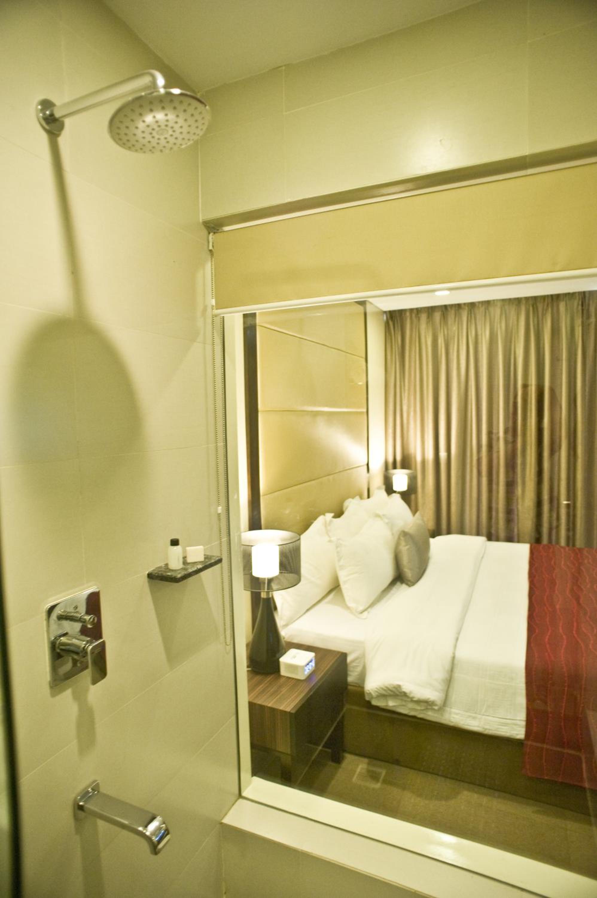 Standard Double or Twin Room - Photo 2