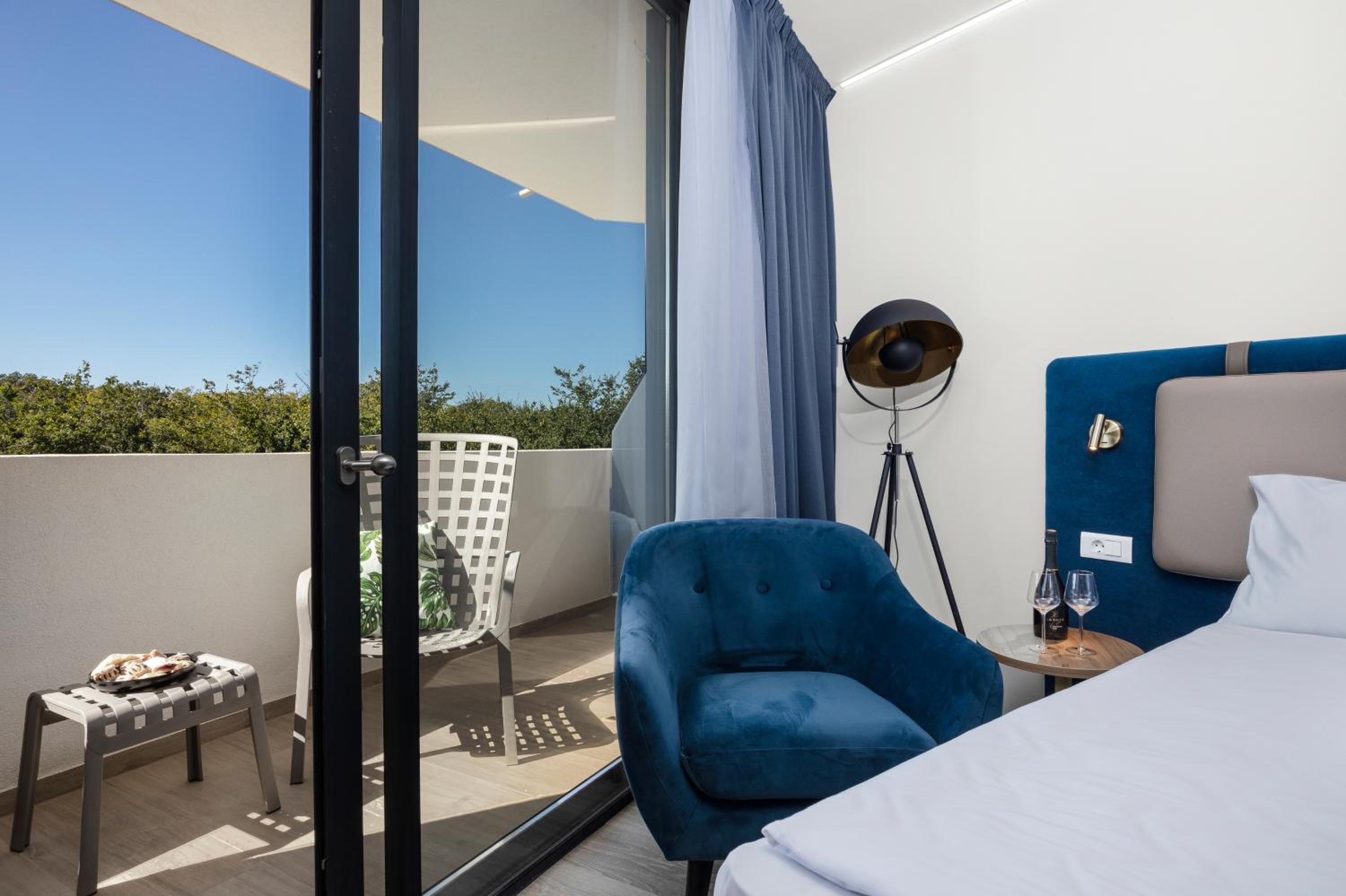 Standard Double Room with Balcony photo 3