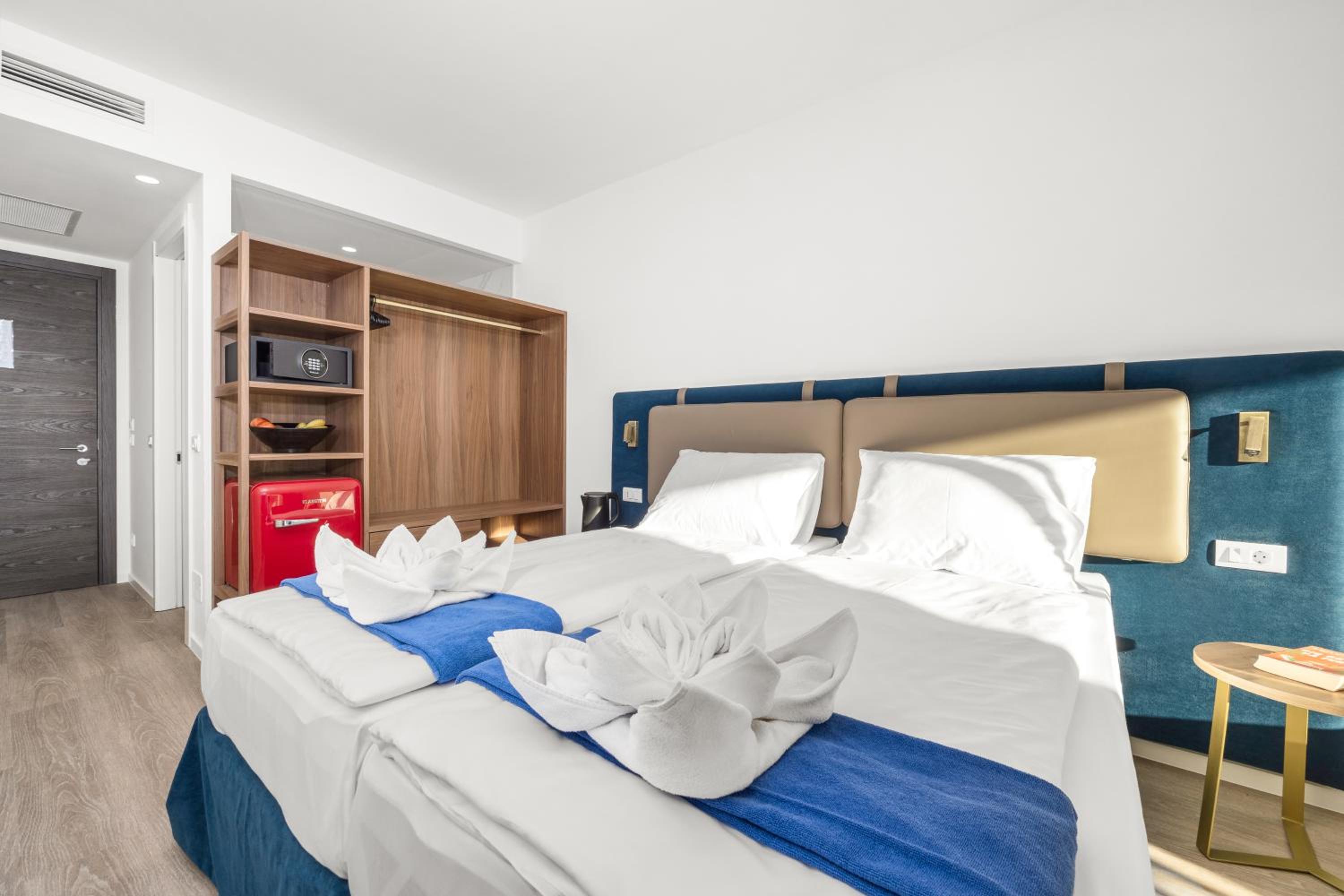 Triple Room with Balcony - Photo 9