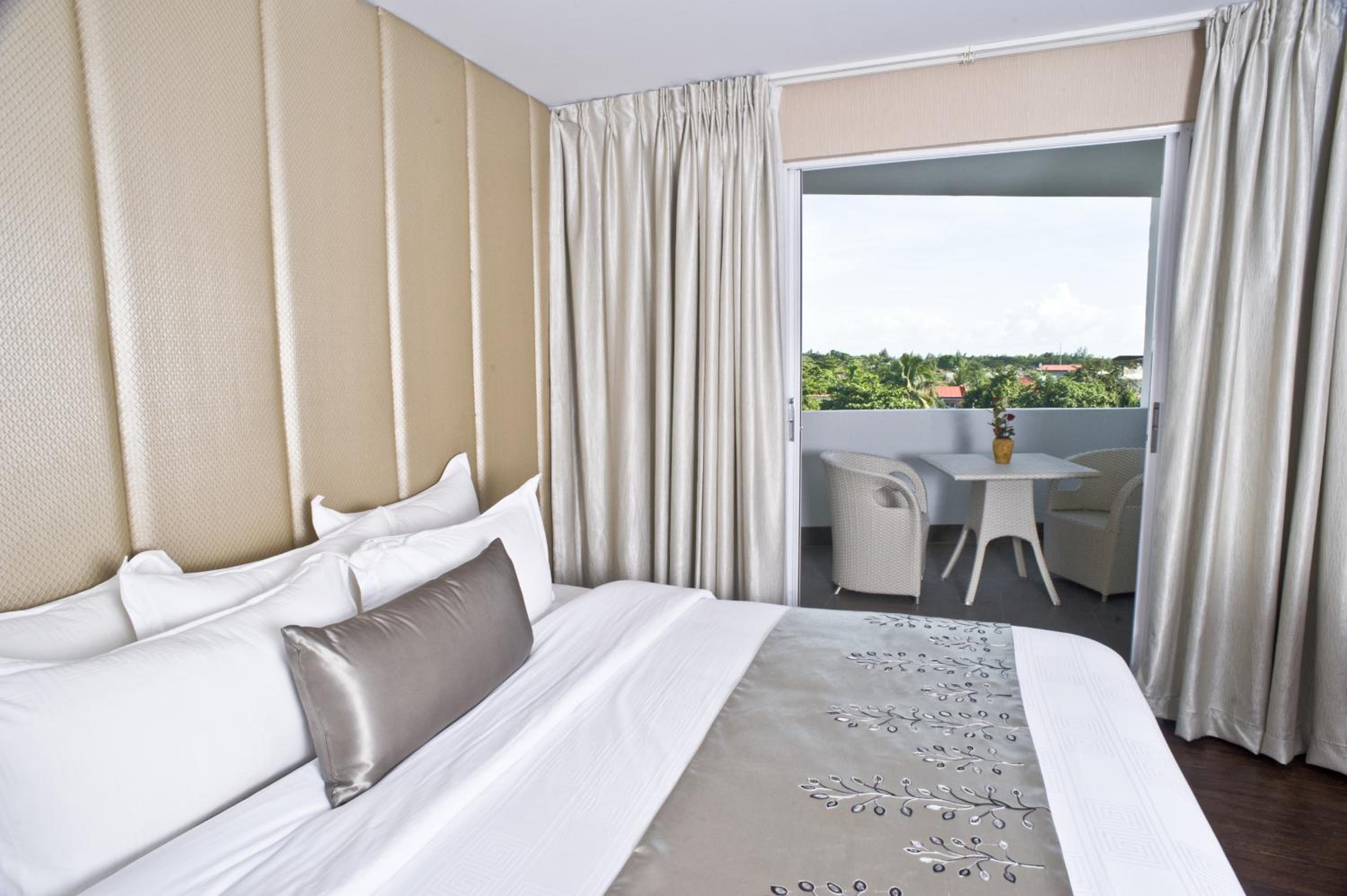 Deluxe Room - Photo 3