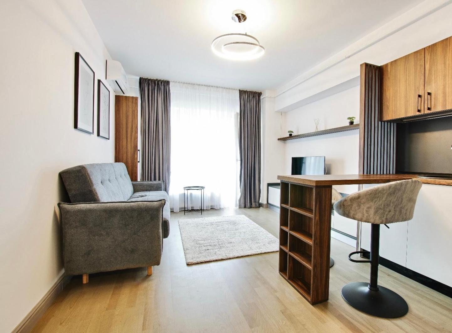 One-Bedroom Apartment photo 1