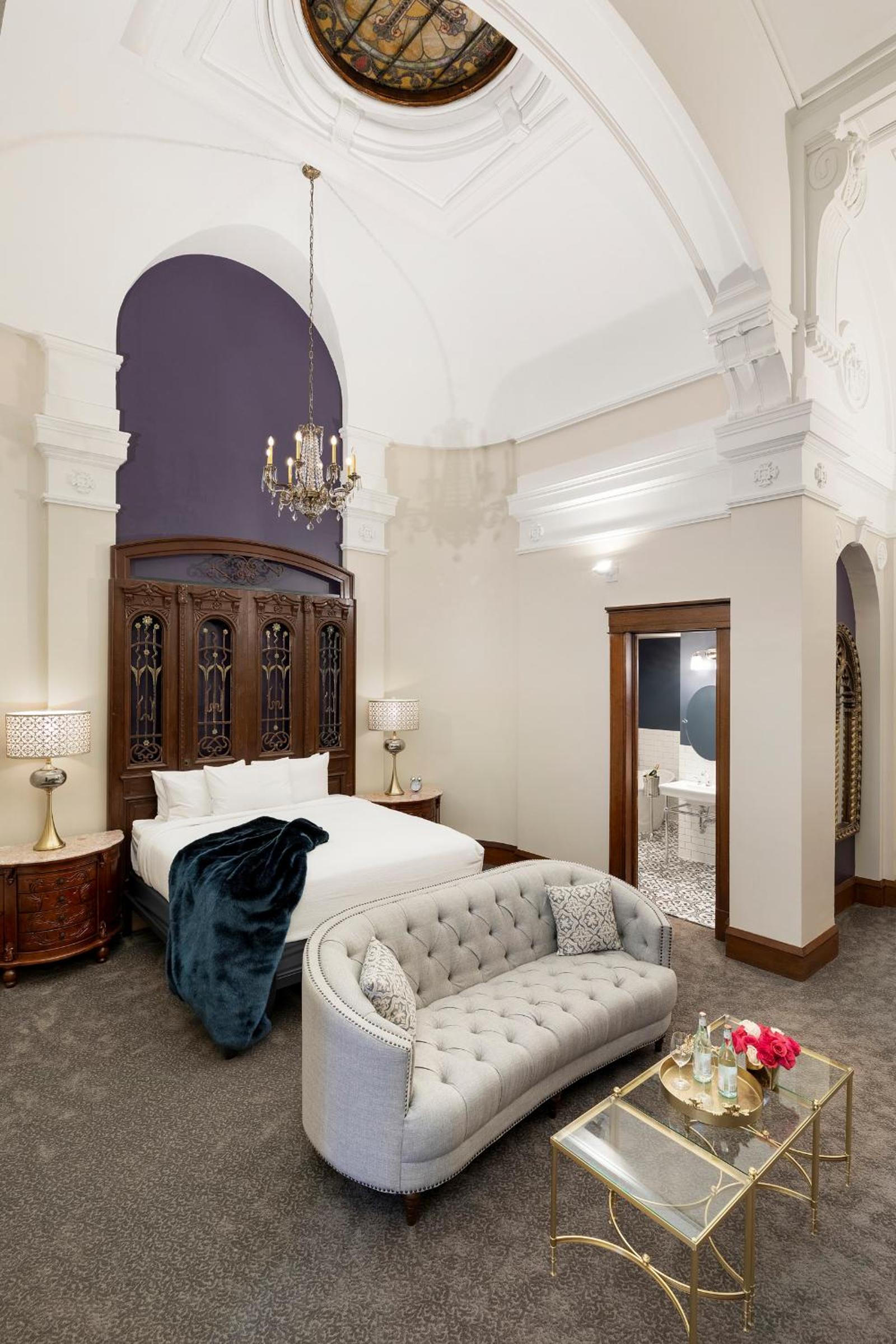 Deluxe Suite