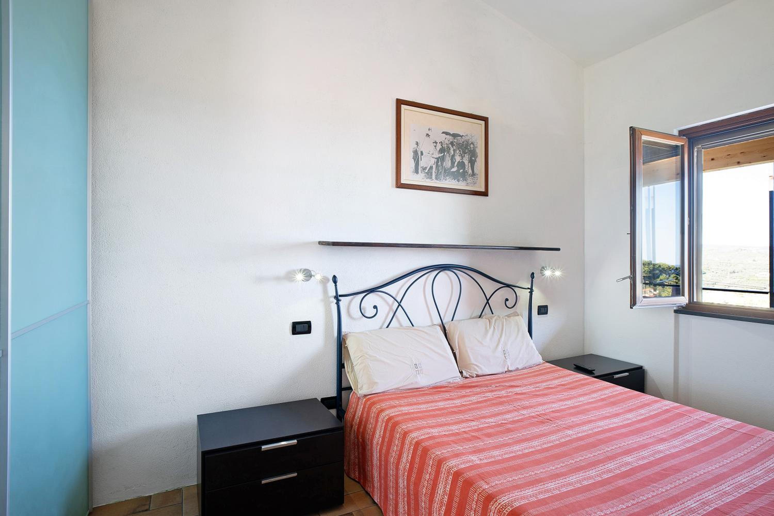 Two-Bedroom Deluxe Apartment with Ocean View photo 1