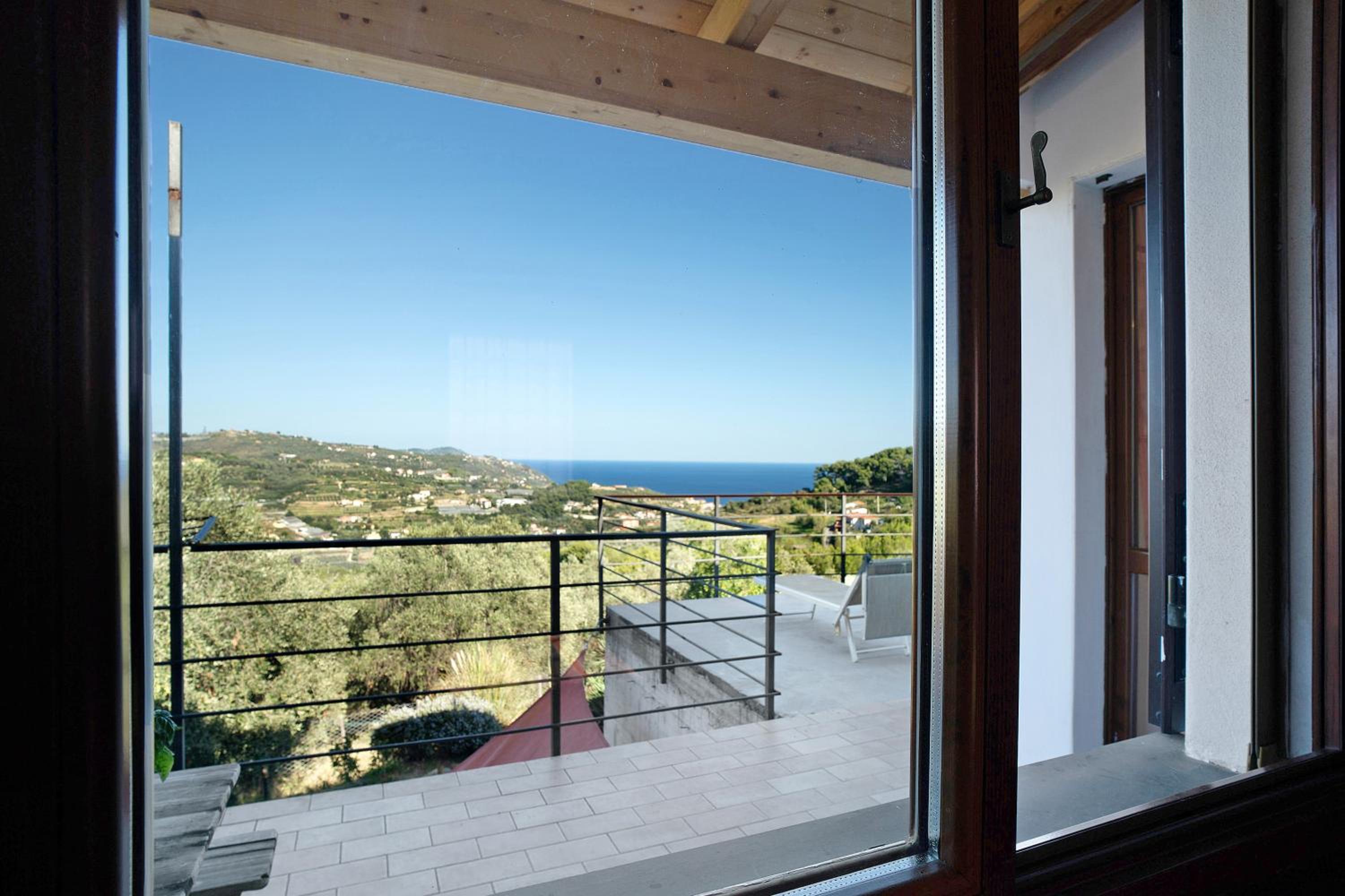 Two-Bedroom Deluxe Apartment with Ocean View photo 2