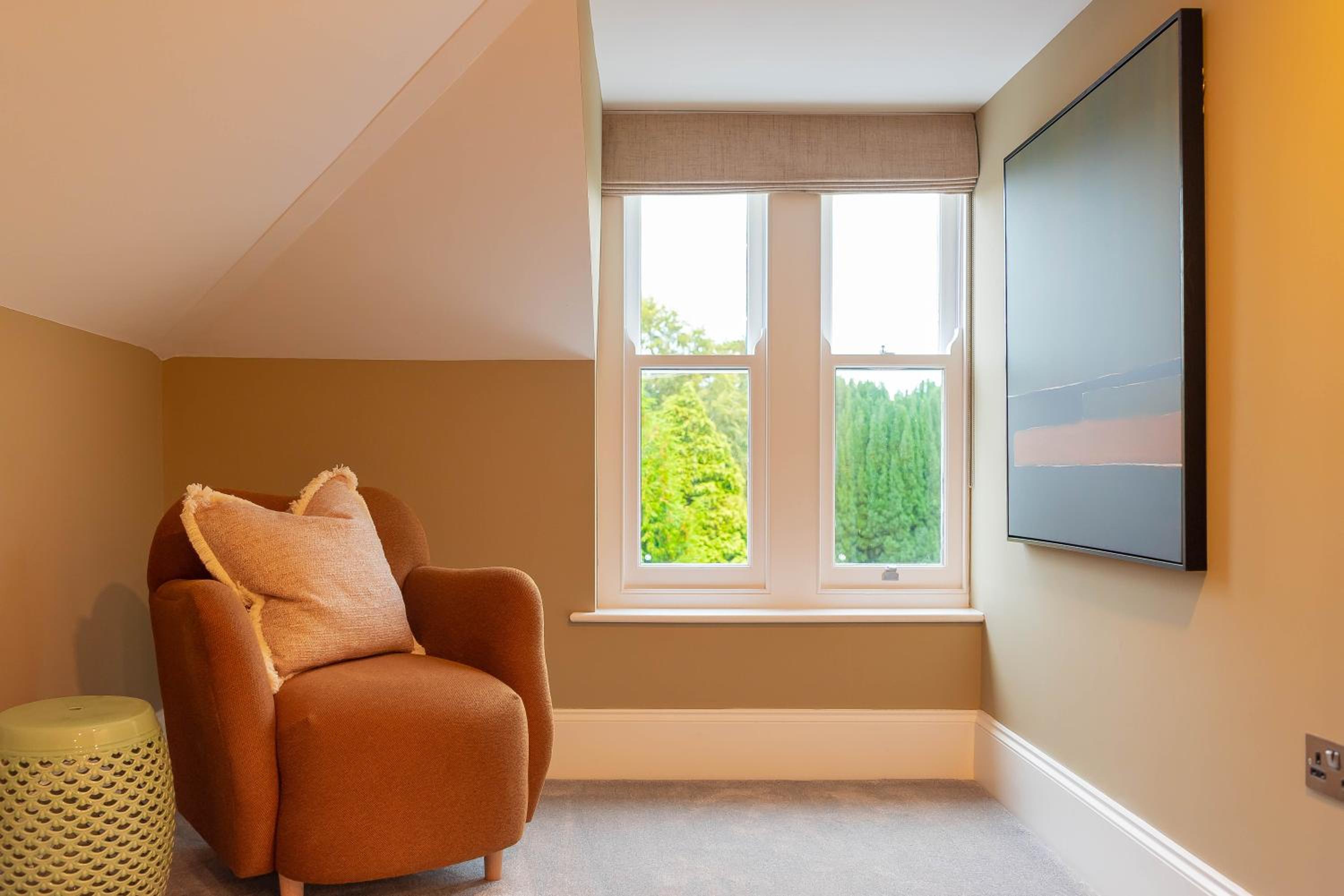 Executive Suite - Photo 4