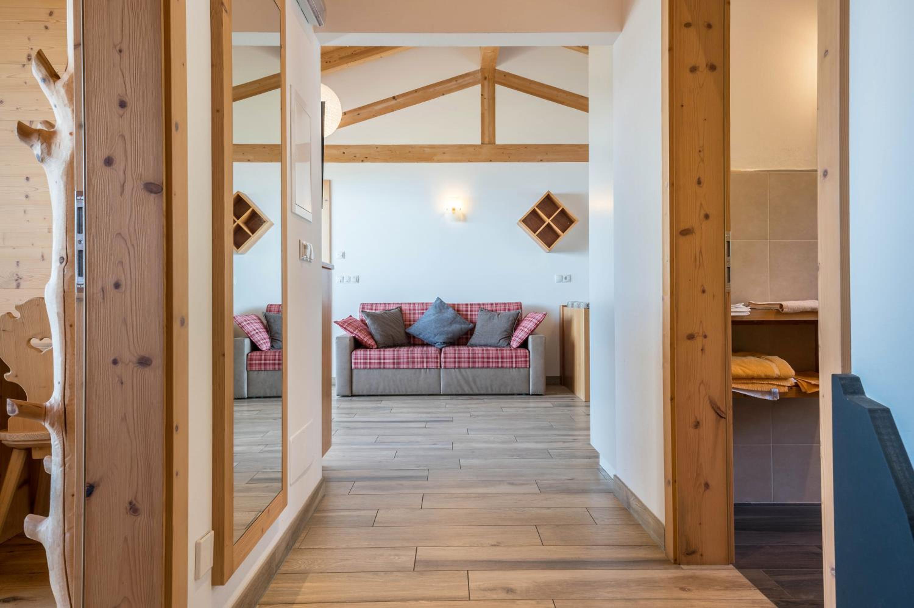 Two-Bedroom Deluxe Apartment with Garden View