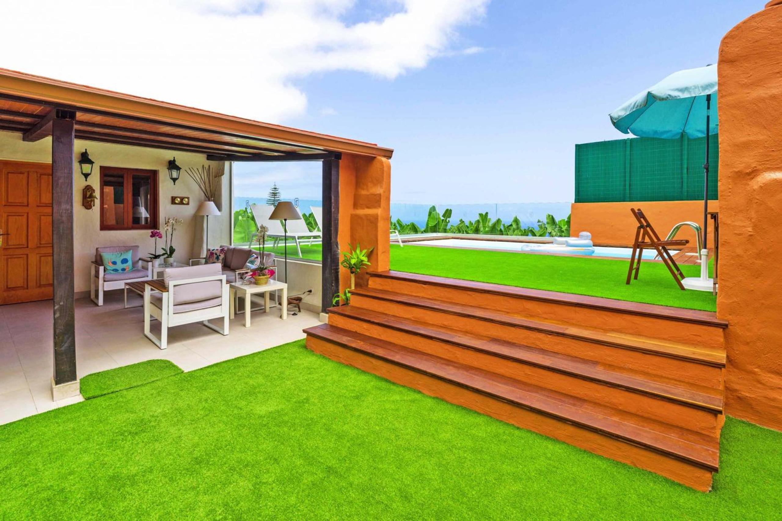Three-Bedroom House photo 2