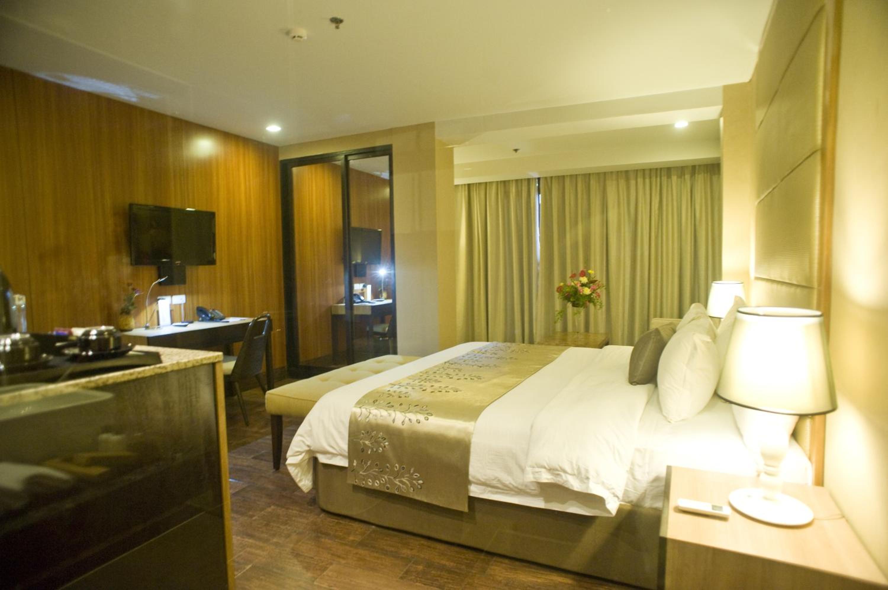 Suite - Photo 3