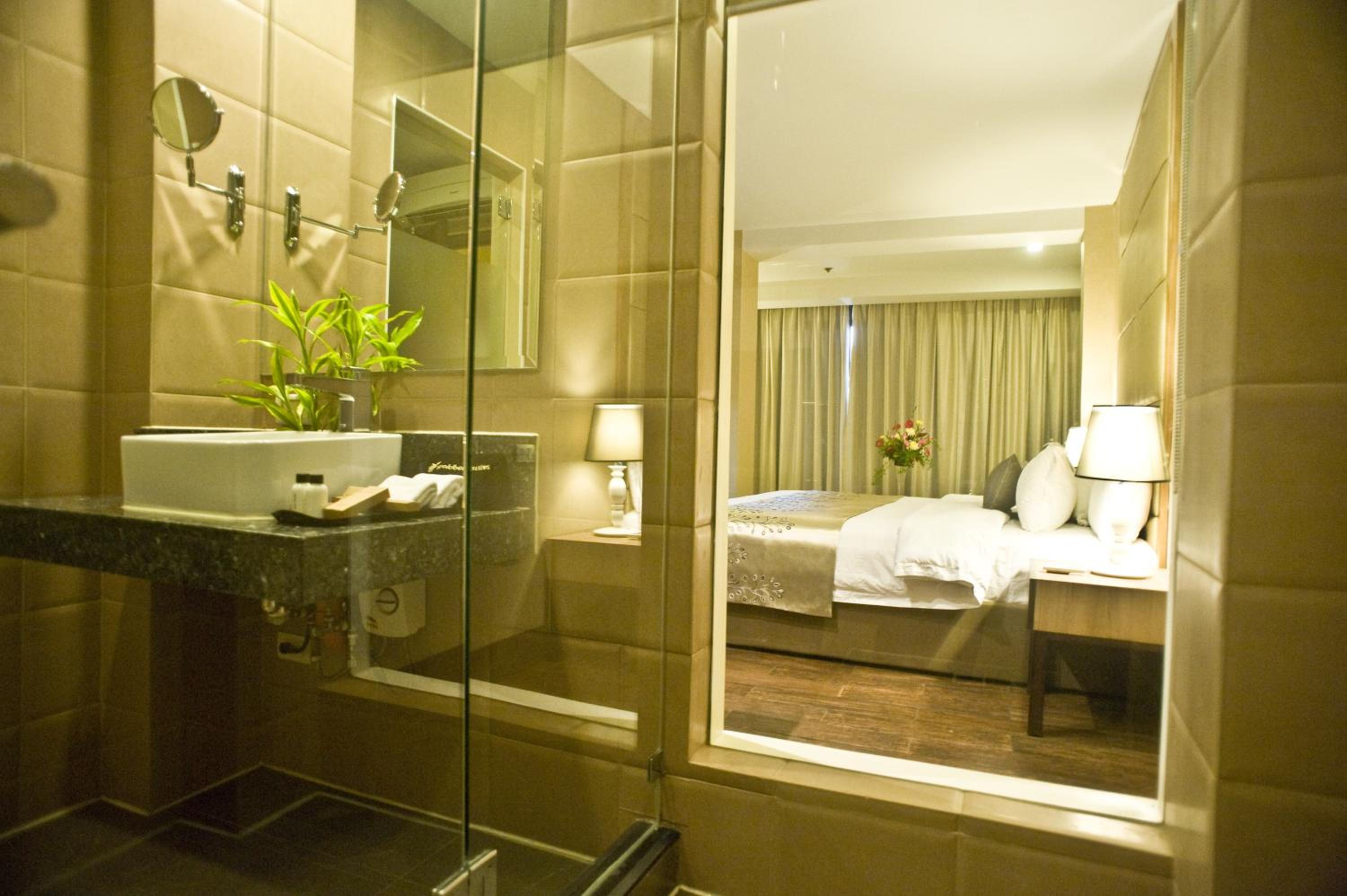 Suite - Photo 4
