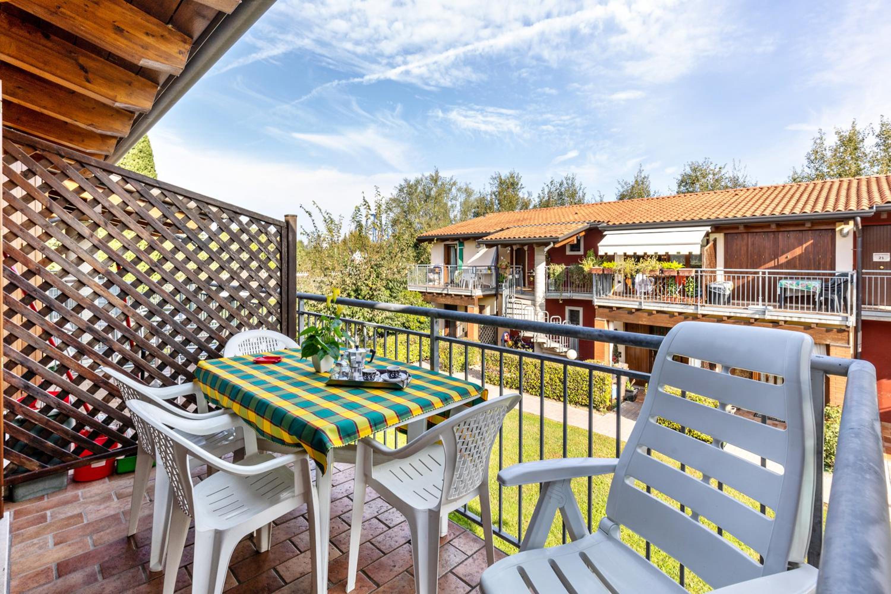 Two-Bedroom Deluxe Apartment with Garden View photo 3