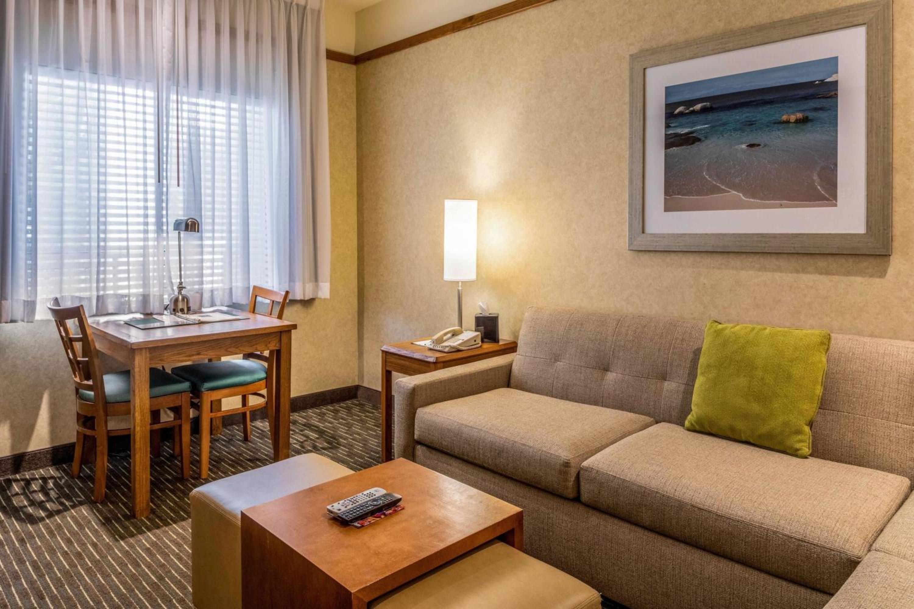 Standard Double Suite with Two Double Beds - Photo 2