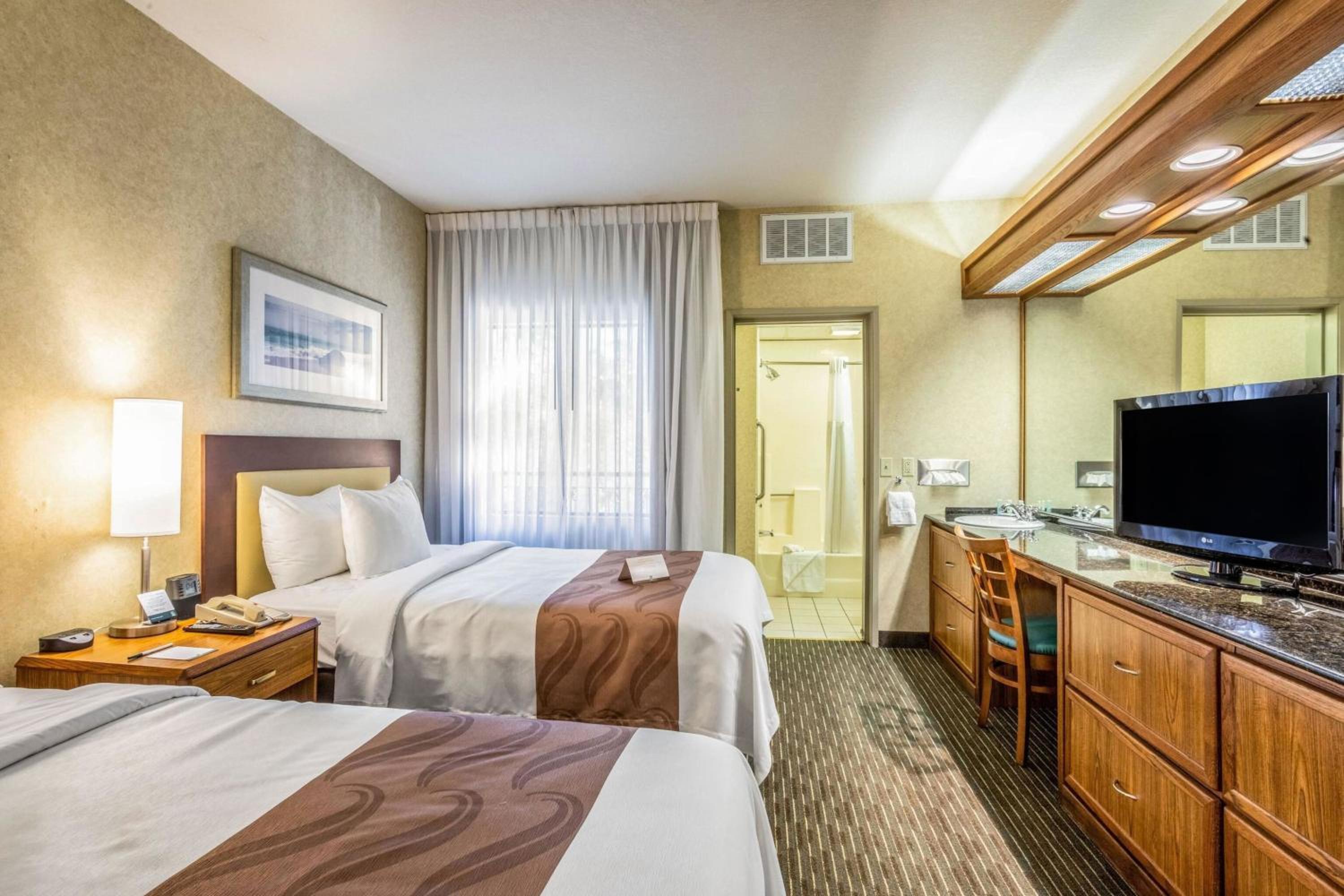 Standard Double Suite with Two Double Beds - Photo 9