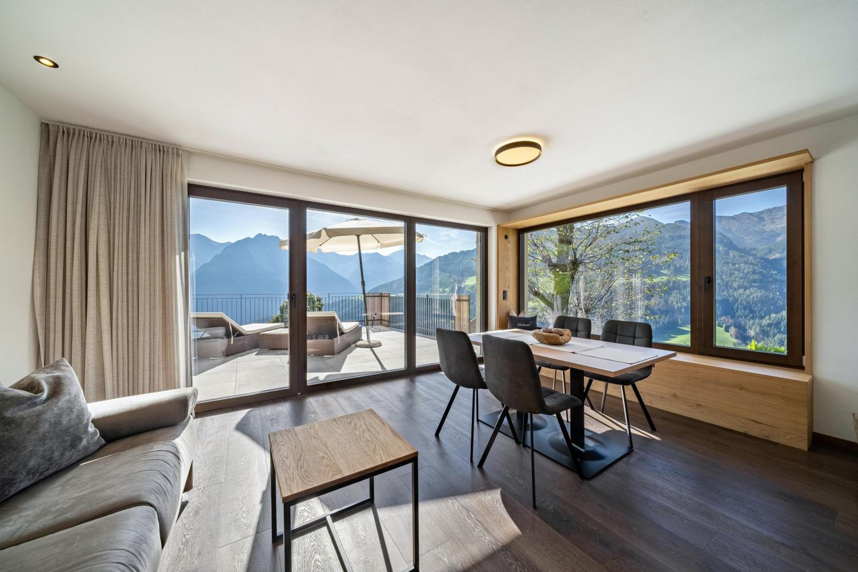 Two-Bedroom Deluxe Apartment with Garden View