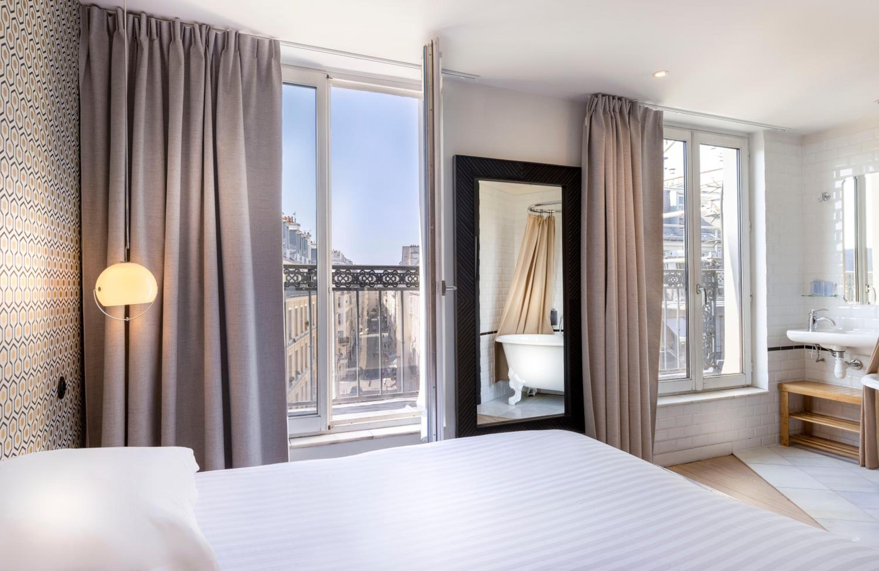 Superior Double or Twin Room photo 3