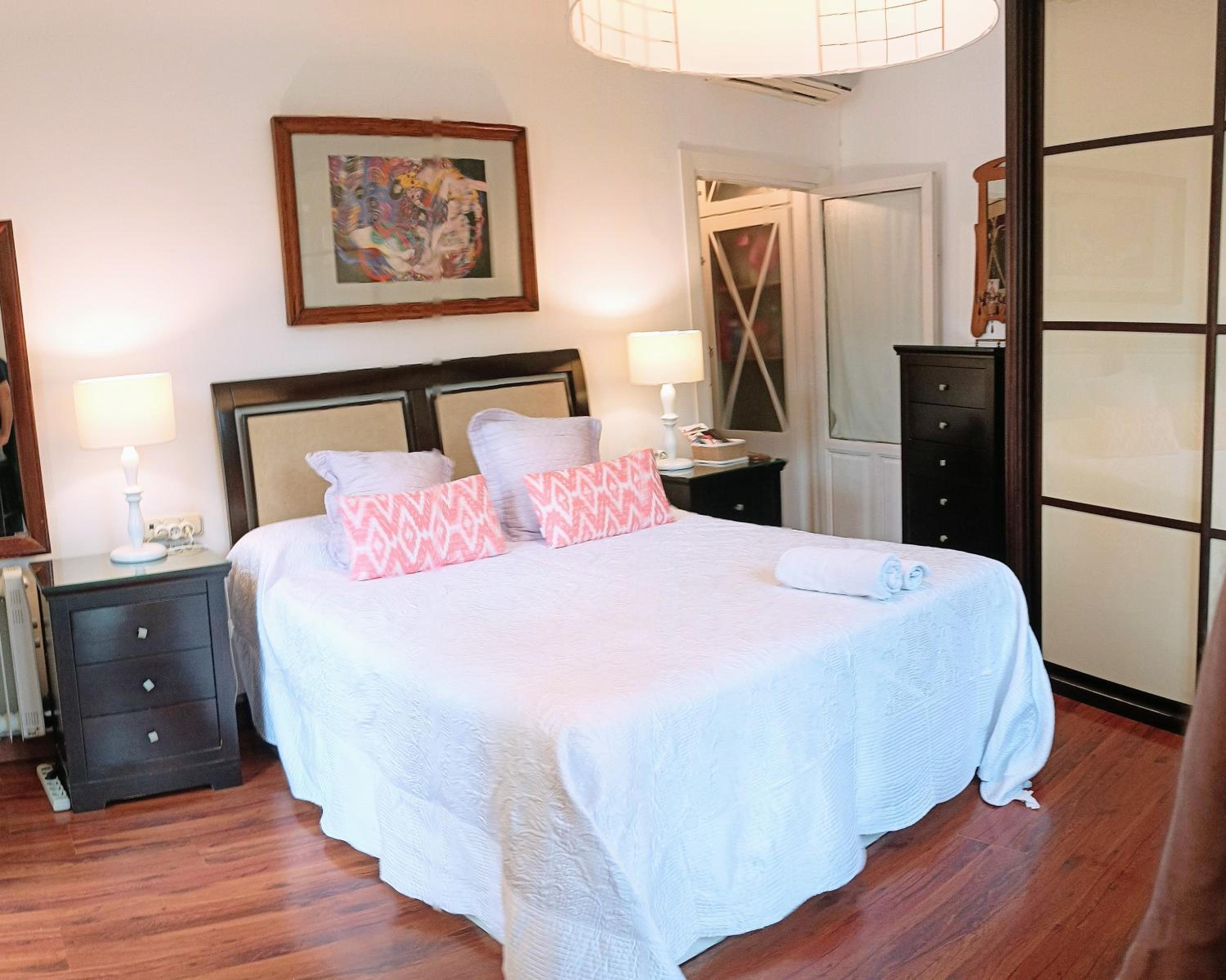 Habitación Deluxe Queen con Baño Compartido