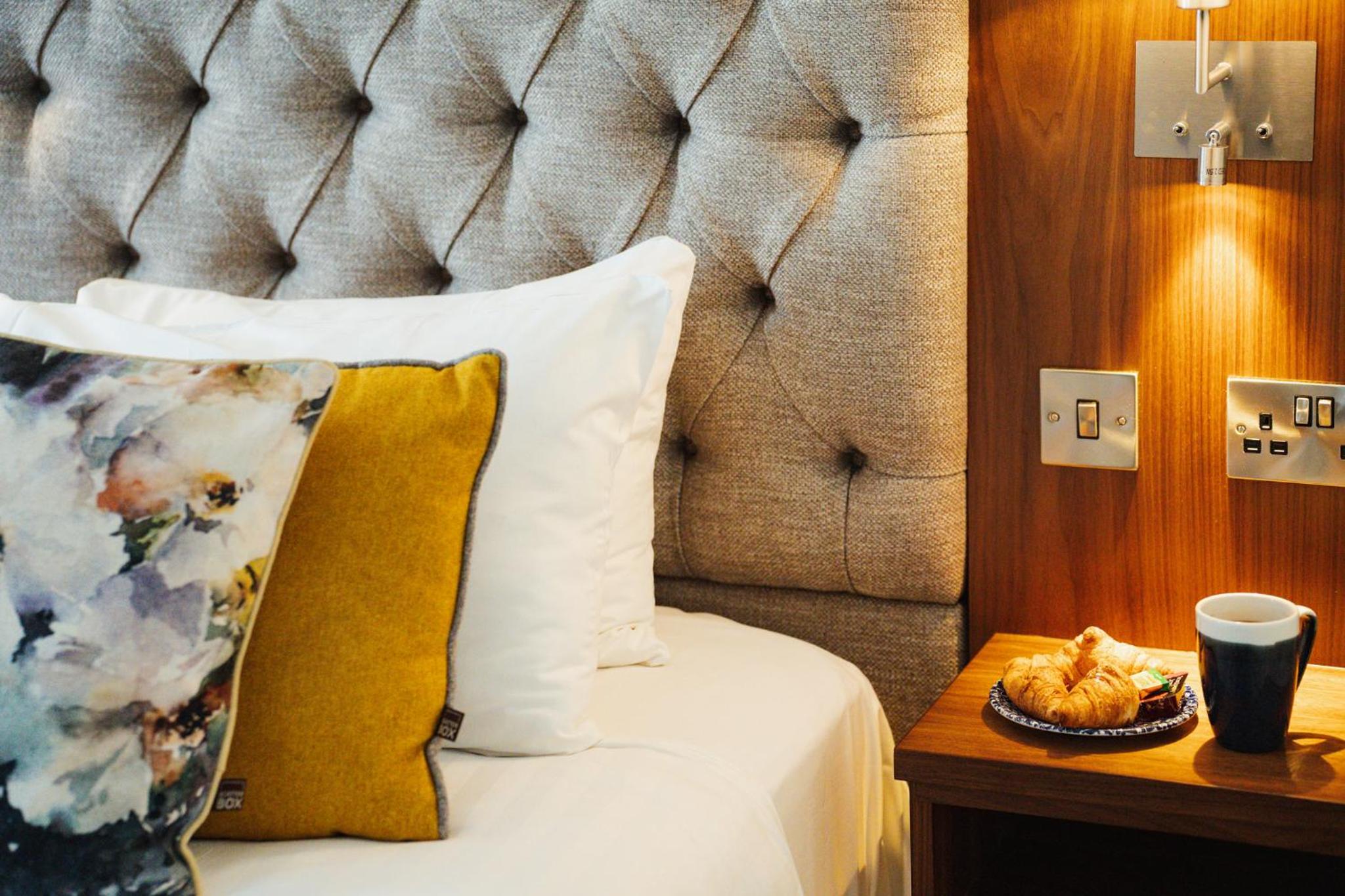 Twin Room - Photo 3