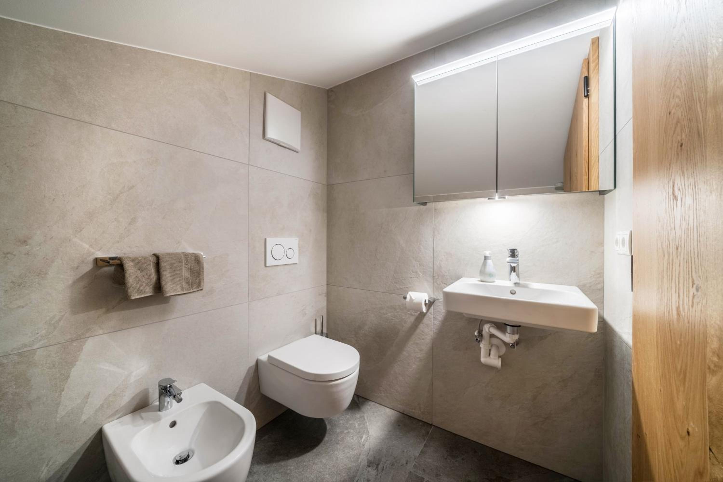 Two-Bedroom Deluxe Apartment with Garden View photo 2