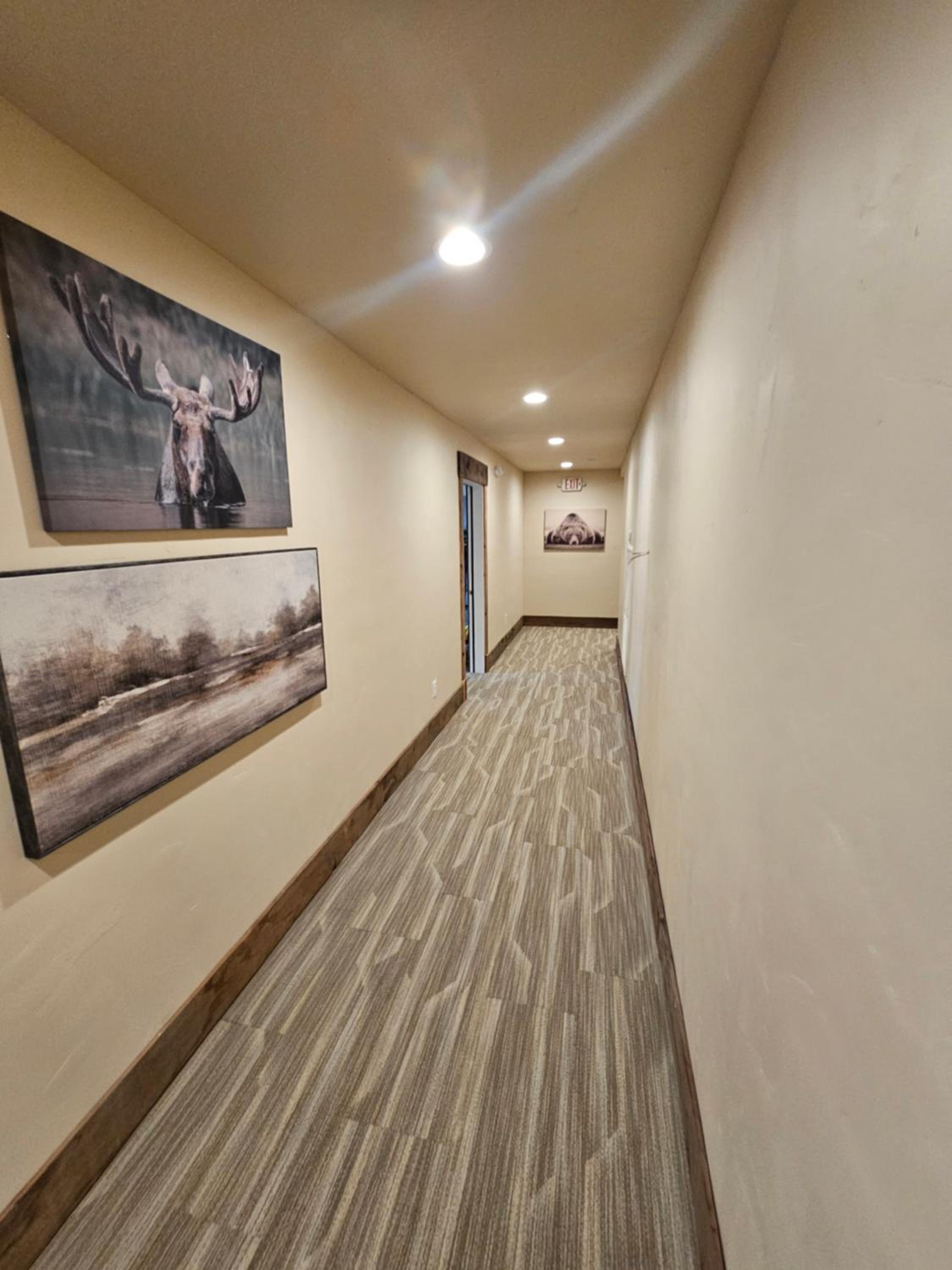 Executive Suite - Photo 8