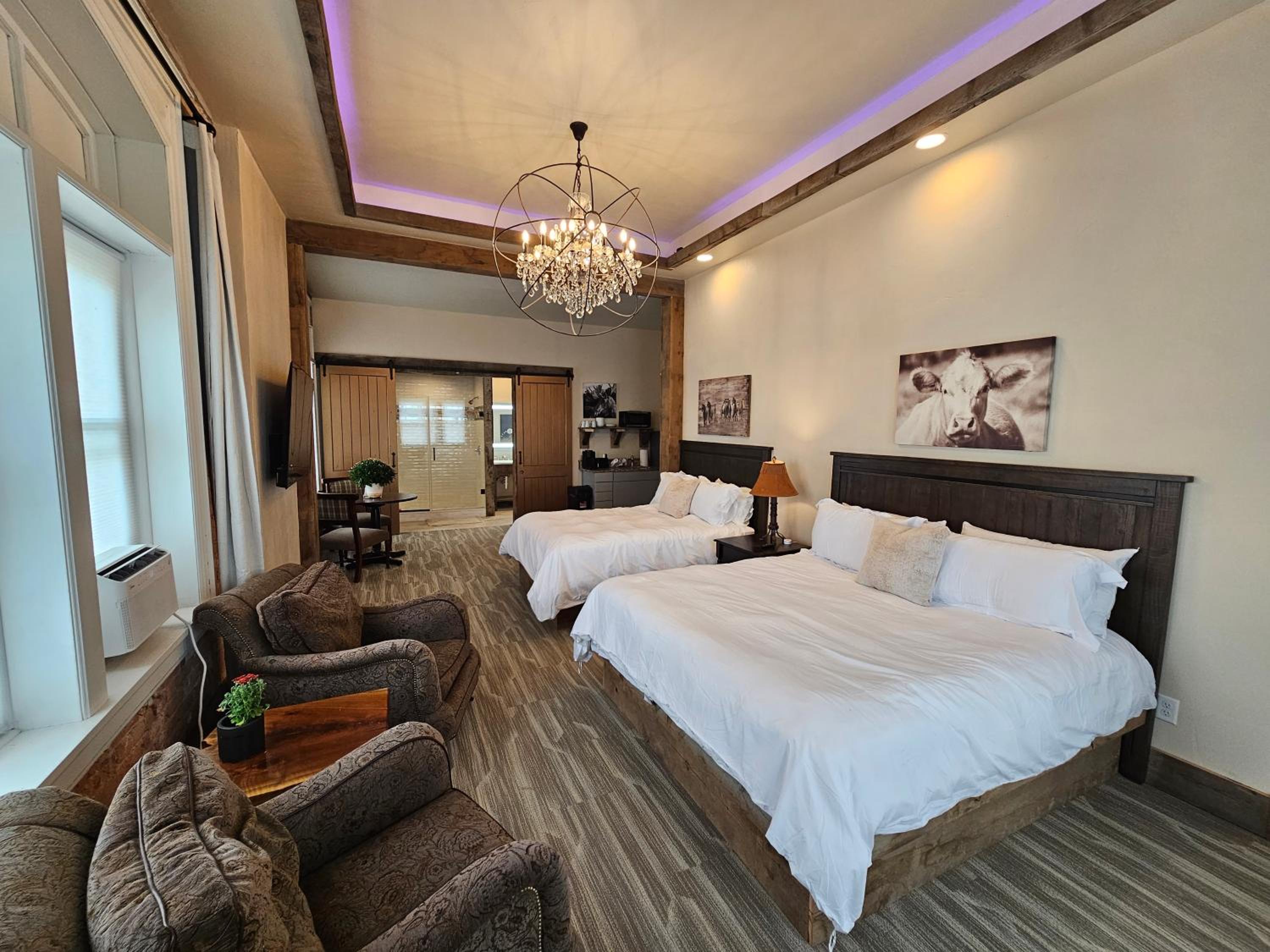 Executive Suite - Photo 1