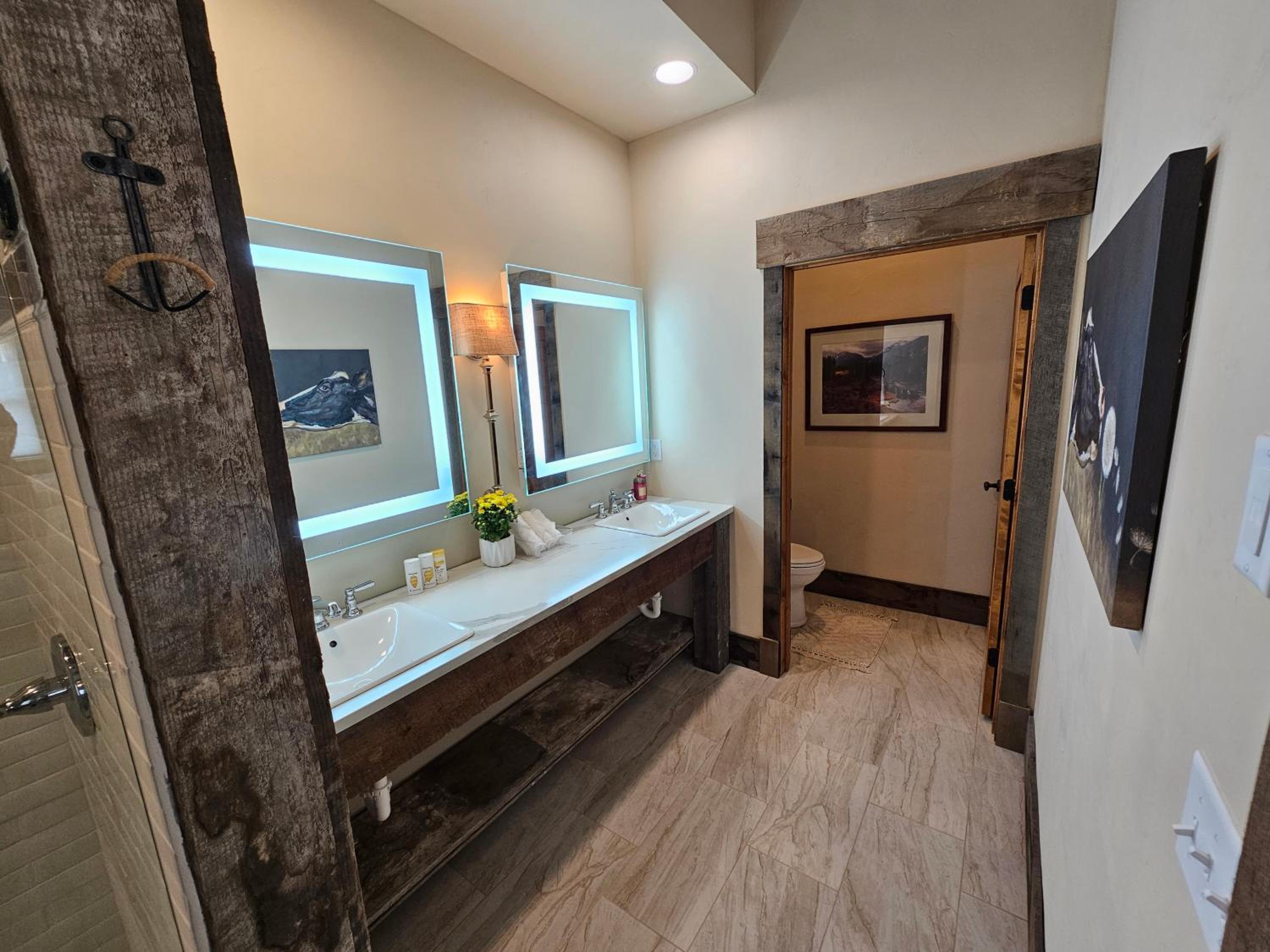 Executive Suite - Photo 4