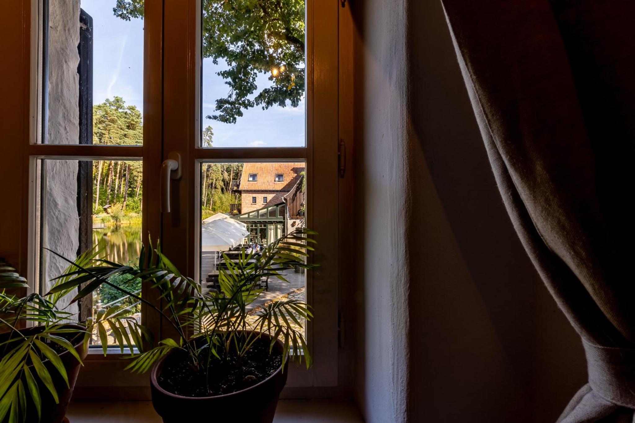 Junior Suite with Balcony - Photo 8