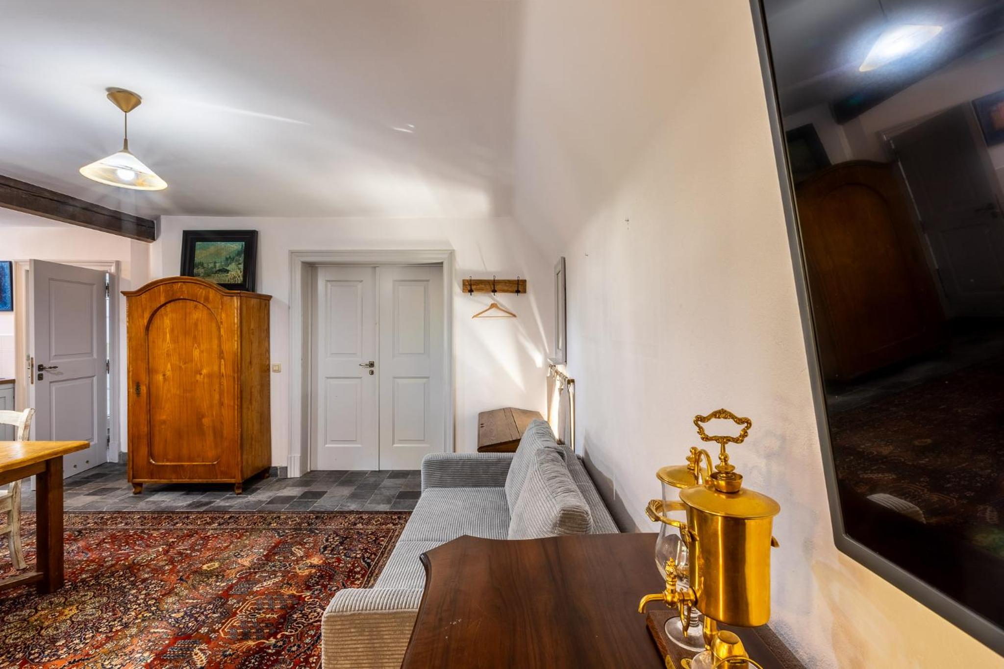 Junior Suite with Balcony - Photo 18