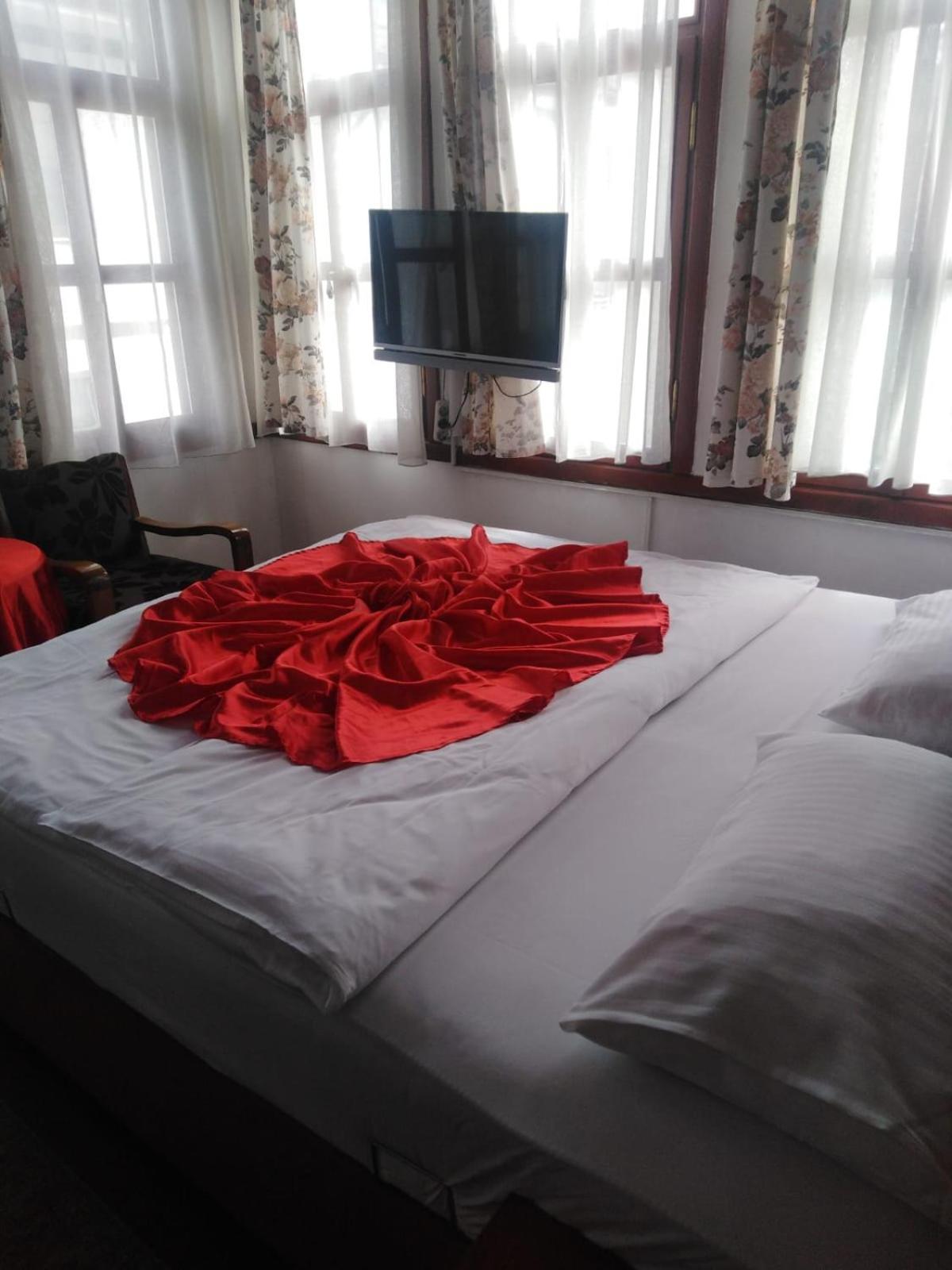 Deluxe Double Room With Shower photo 2