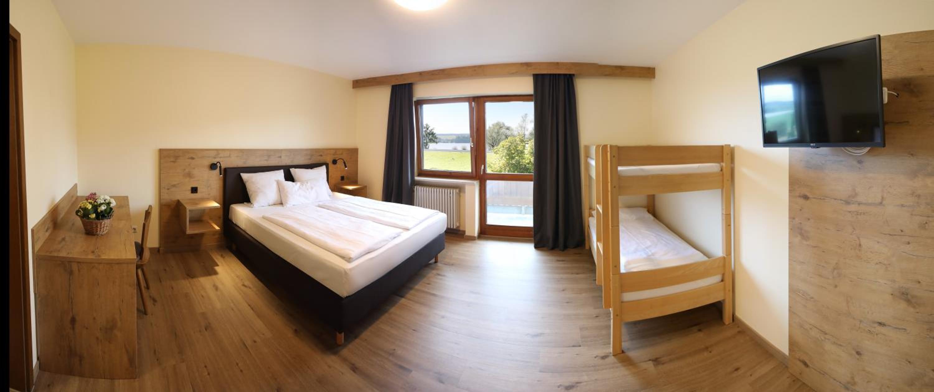 Double Room with Balcony - Photo 5