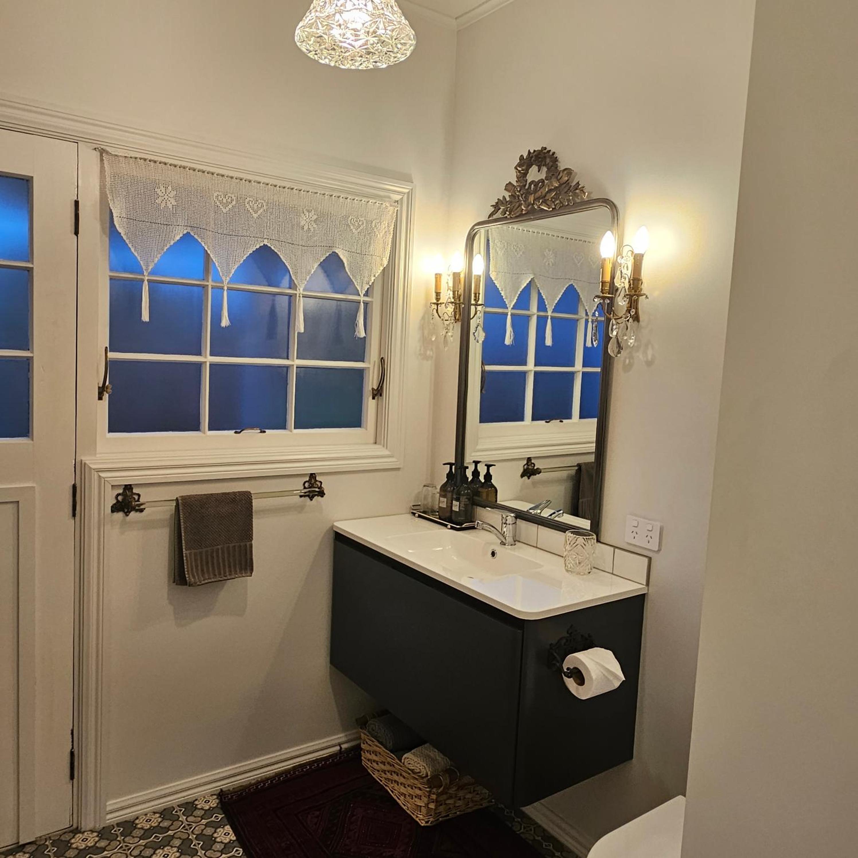 Queen Suite photo 3
