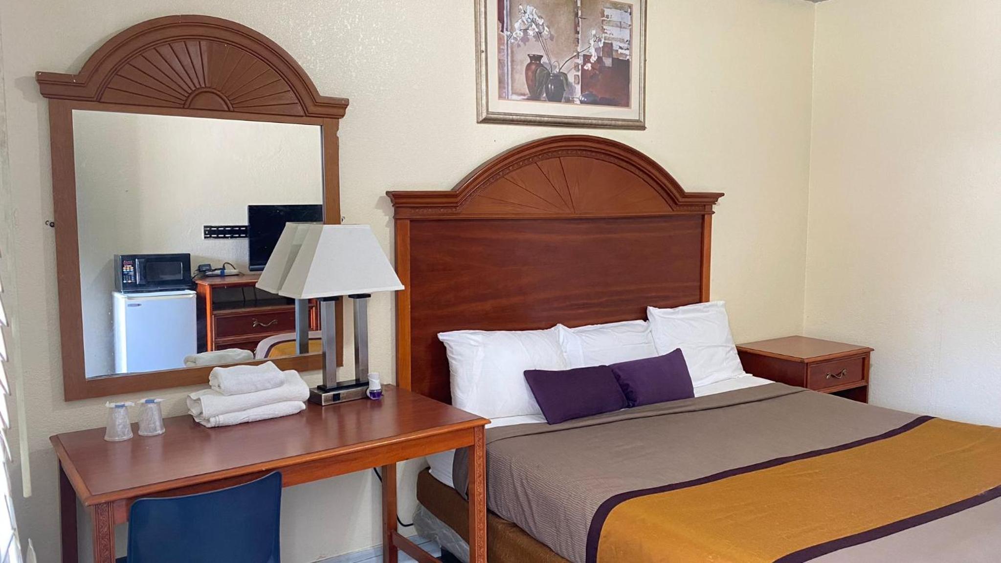 Single Room with Bathroom photo 3