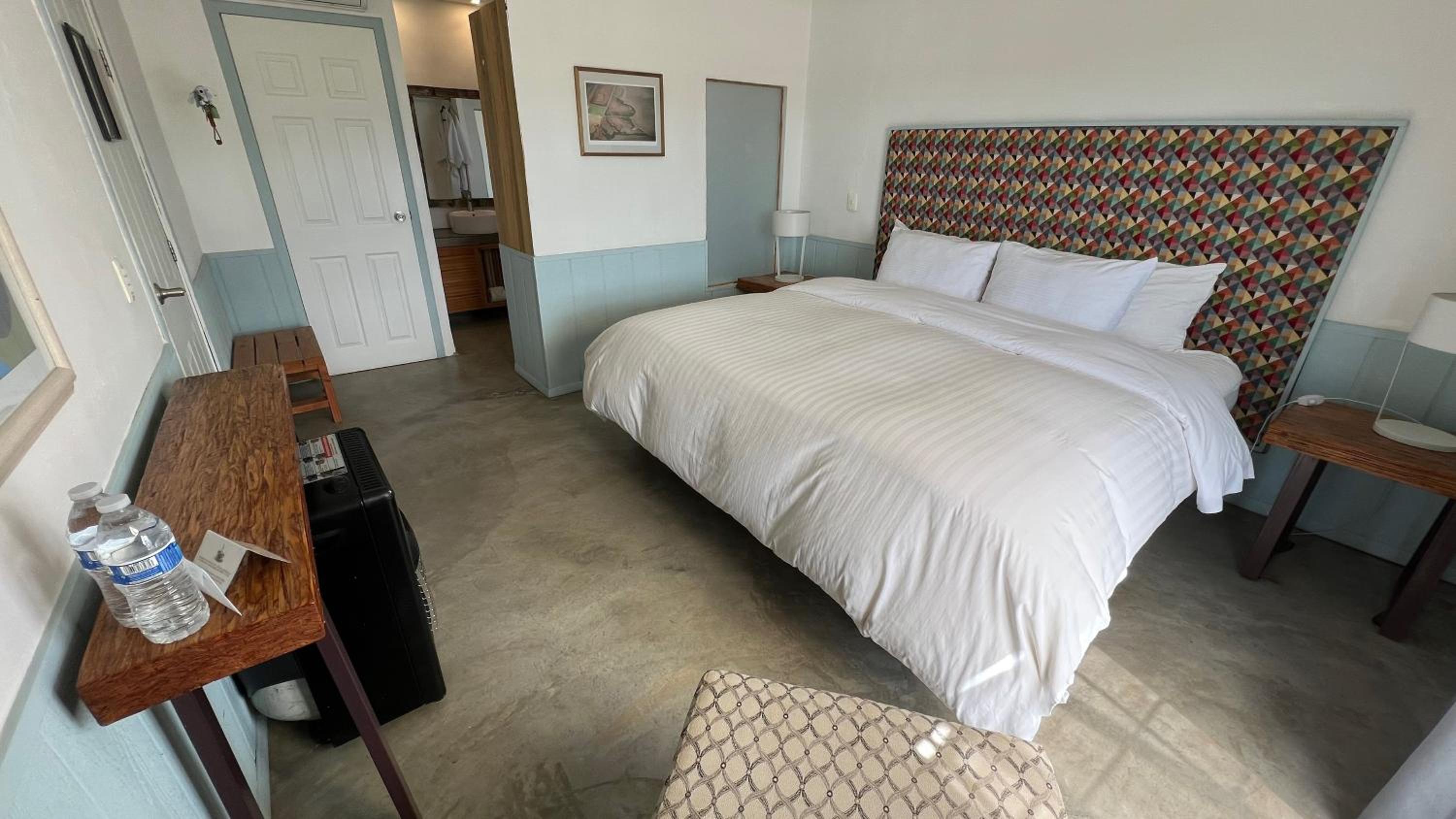 Suite with Mountain View