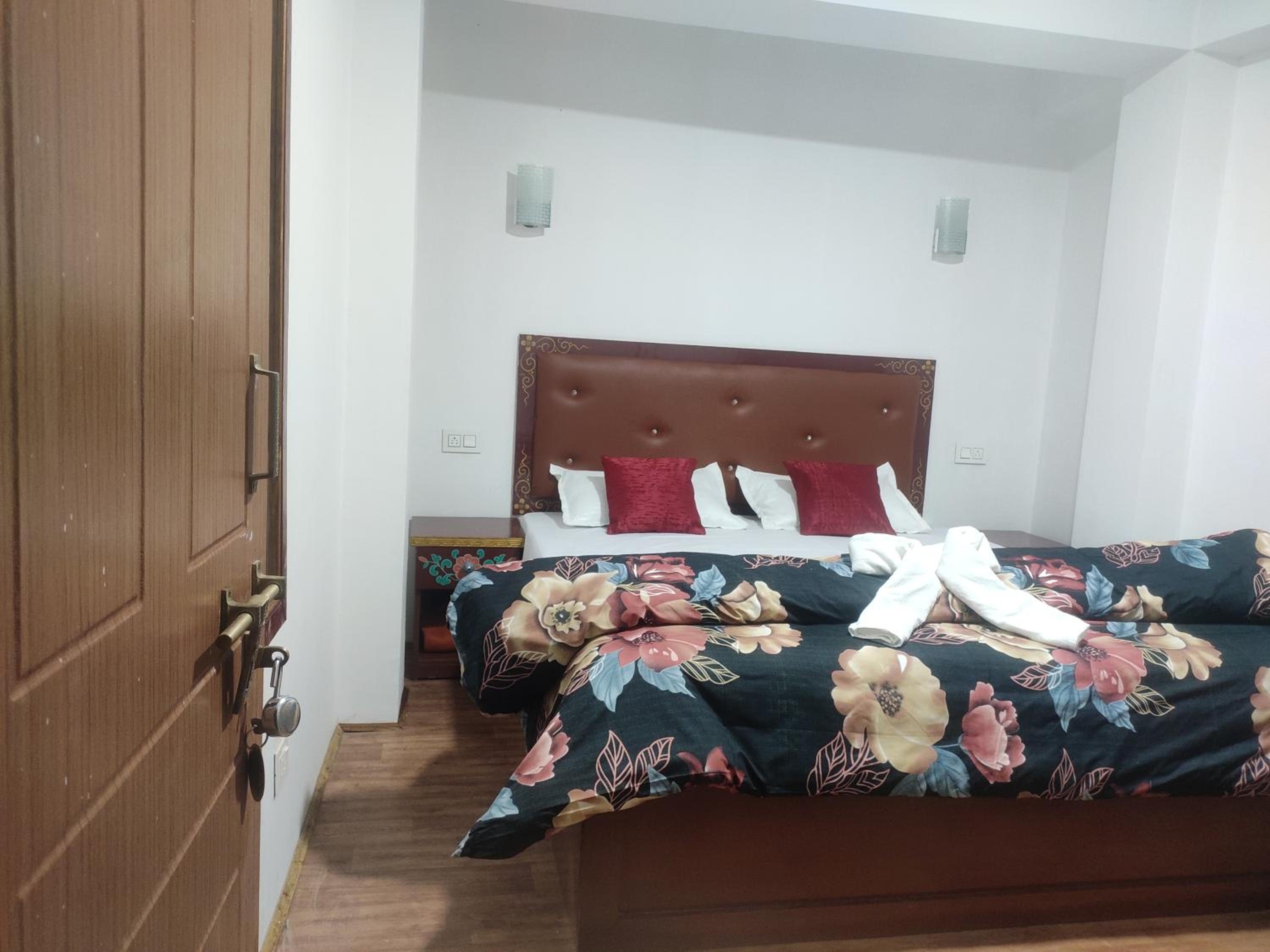 Budget Double Room - Photo 1
