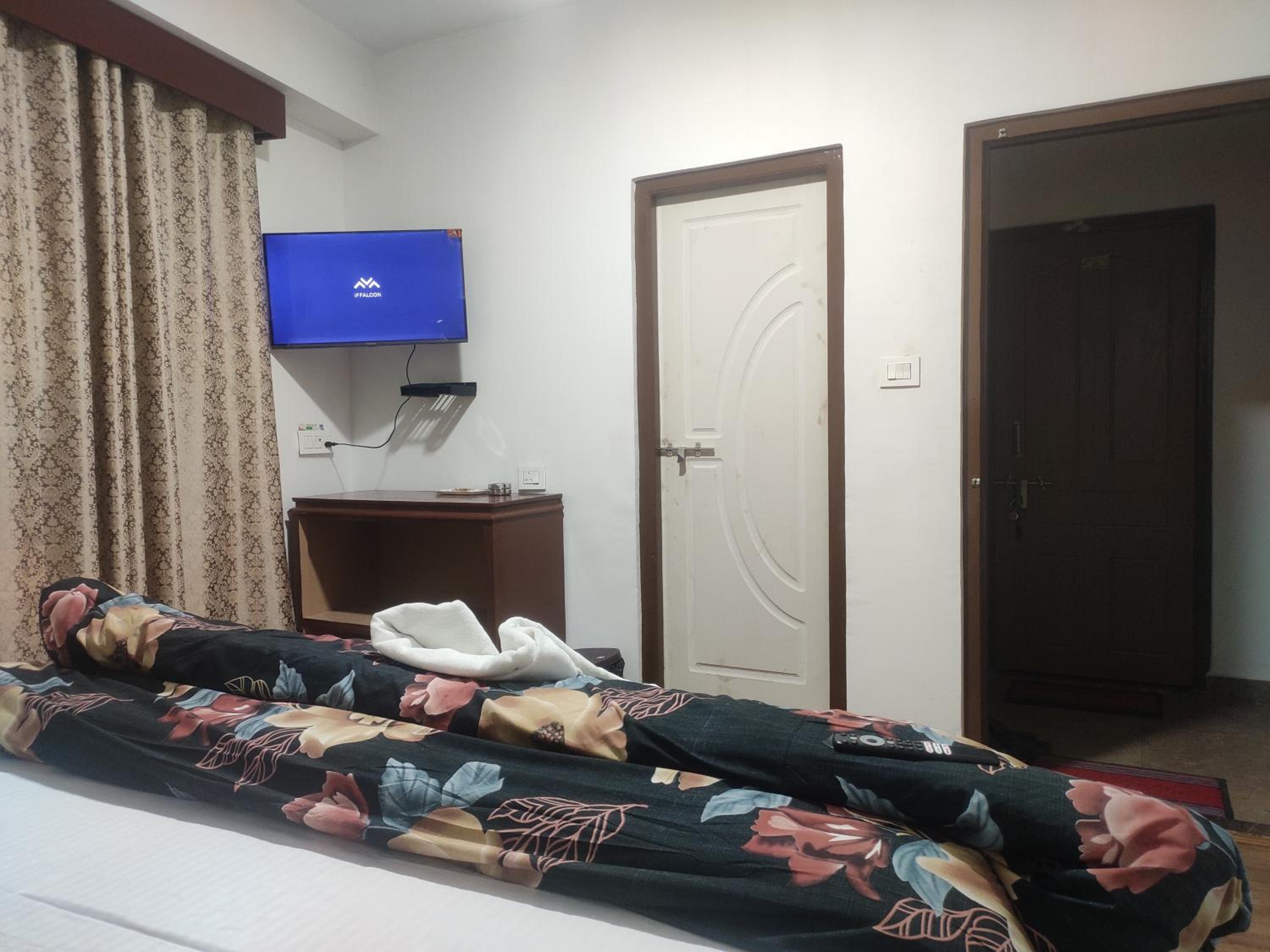 Budget Double Room - Photo 4