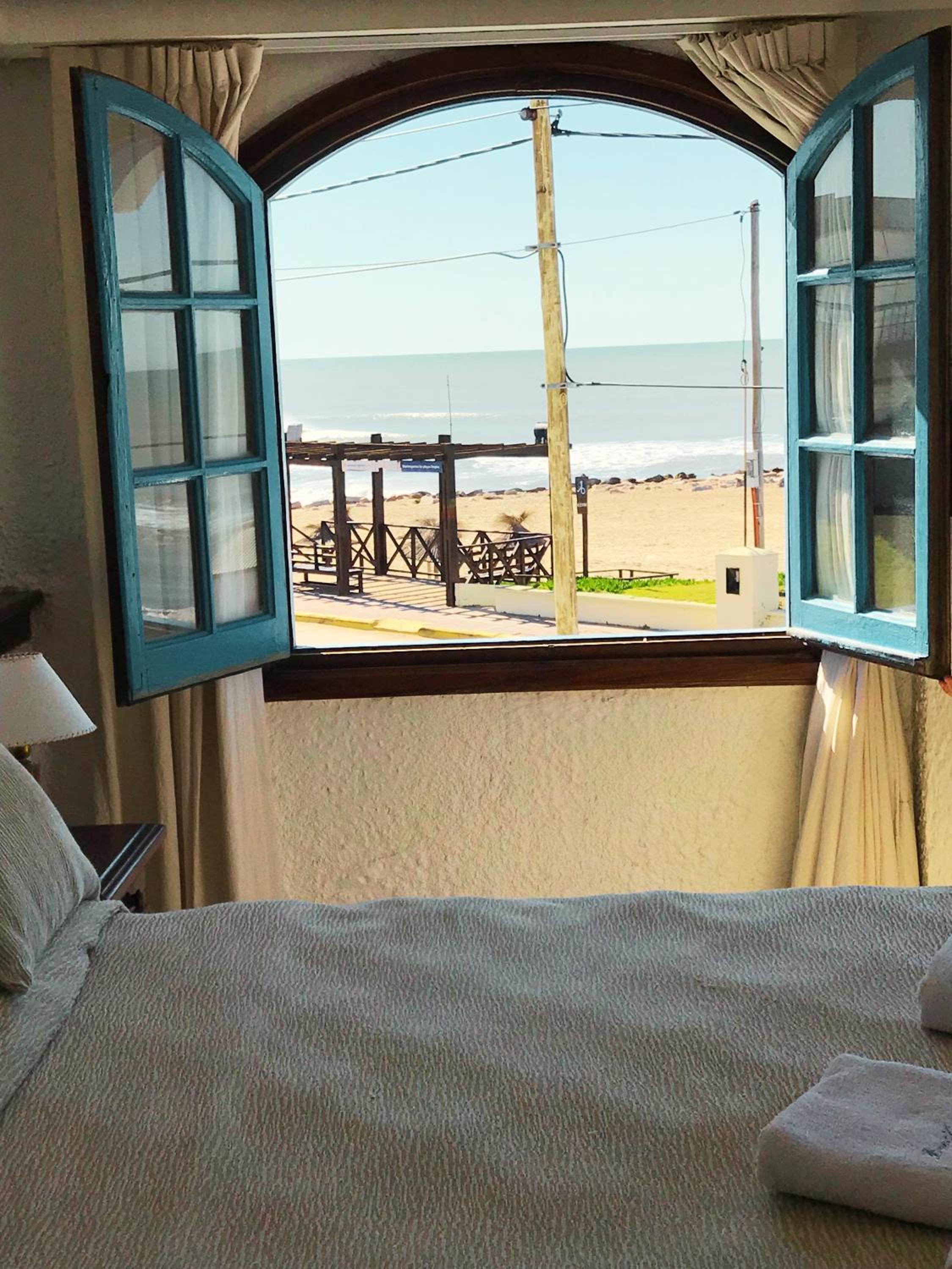 Deluxe Suite with Sea View photo 2