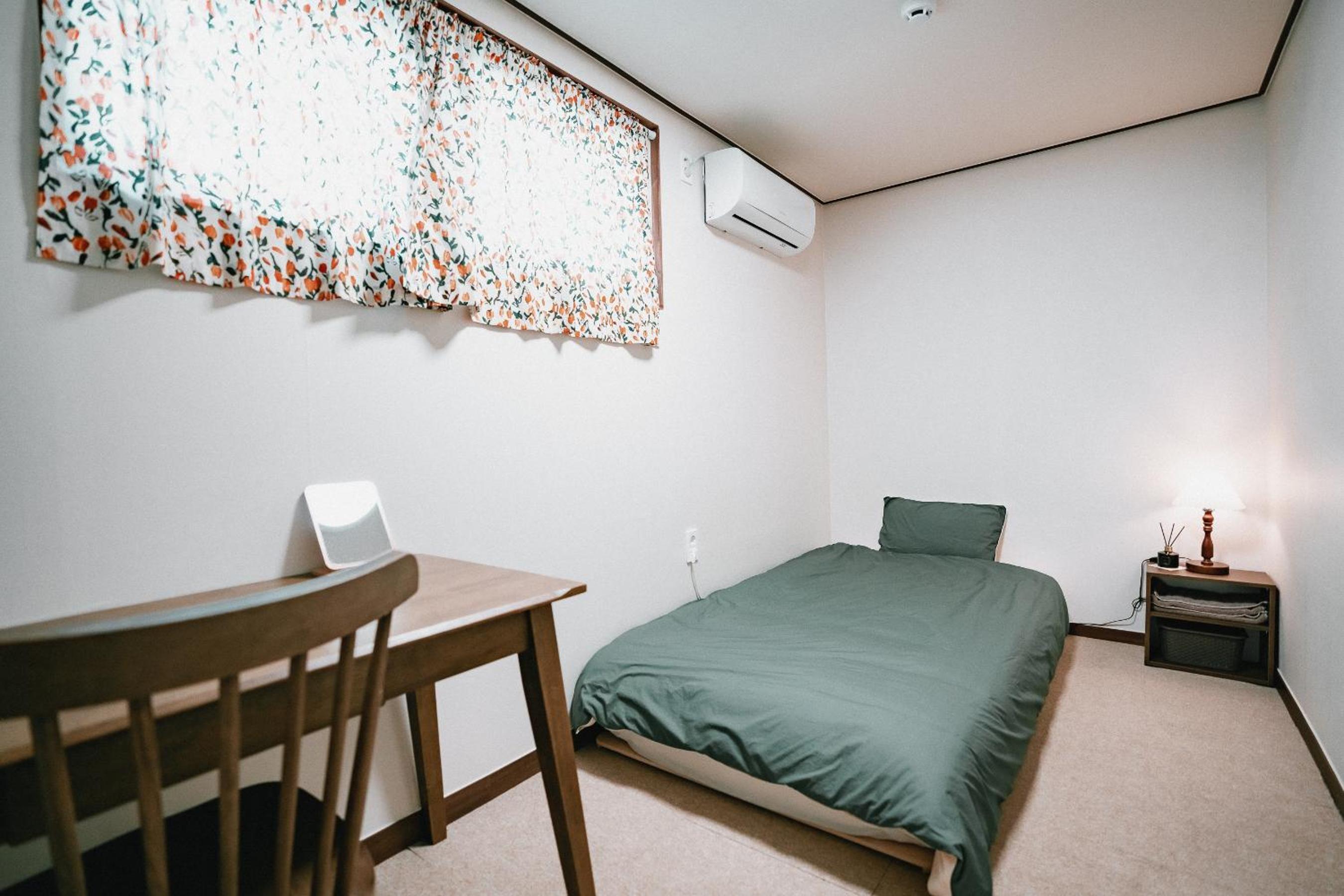 Single Room photo 3