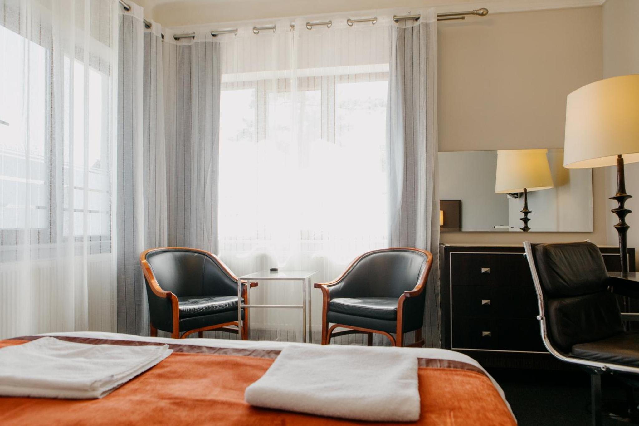 Deluxe Queen Room