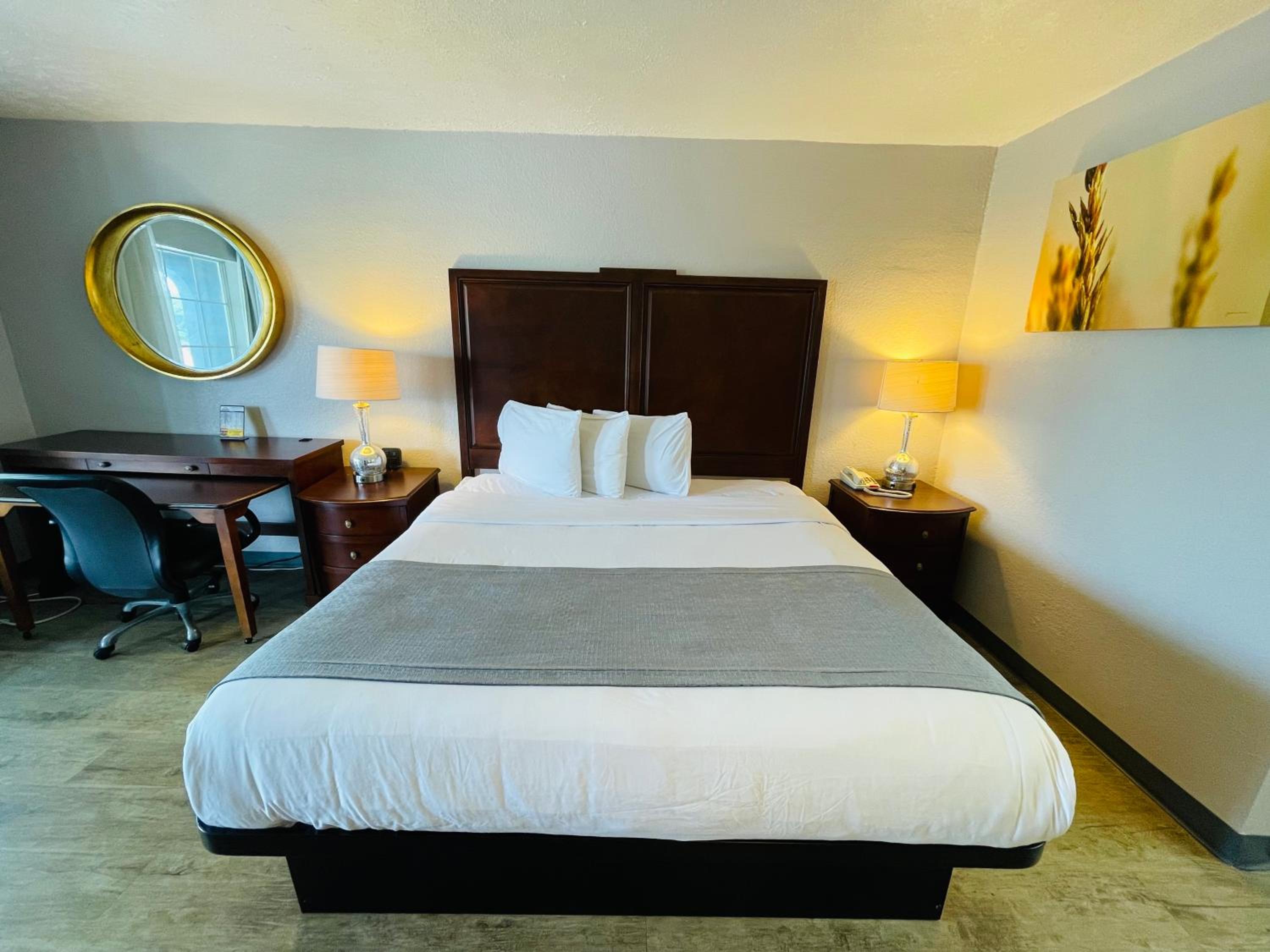 King Room - Mobility/Hearing Accessible - Non-Smoking photo 1