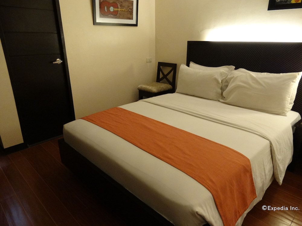 Executive Room, 1 King Bed, Accessible photo 2