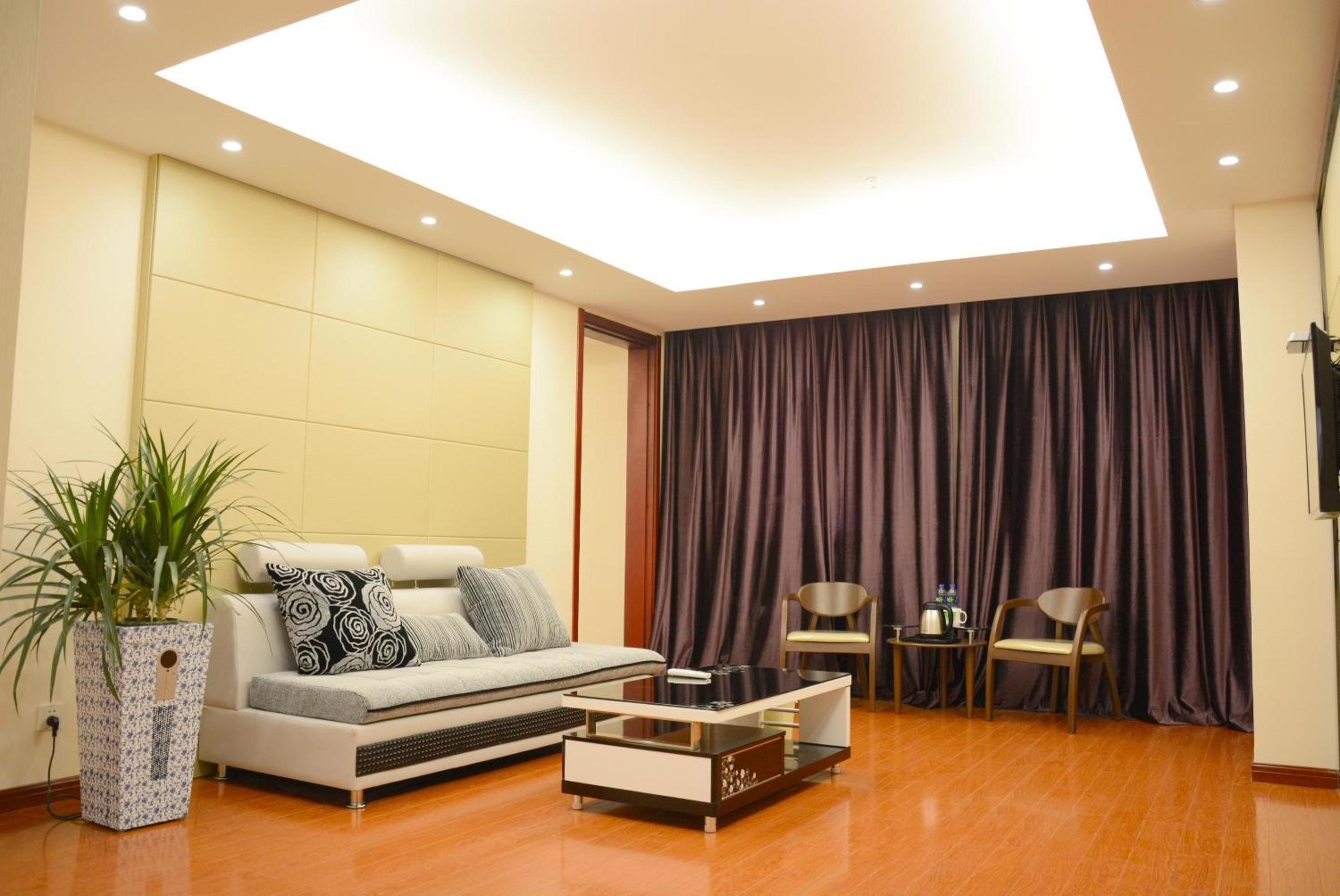 Mainland Chinese Citizens - Deluxe Family Room - Photo 2