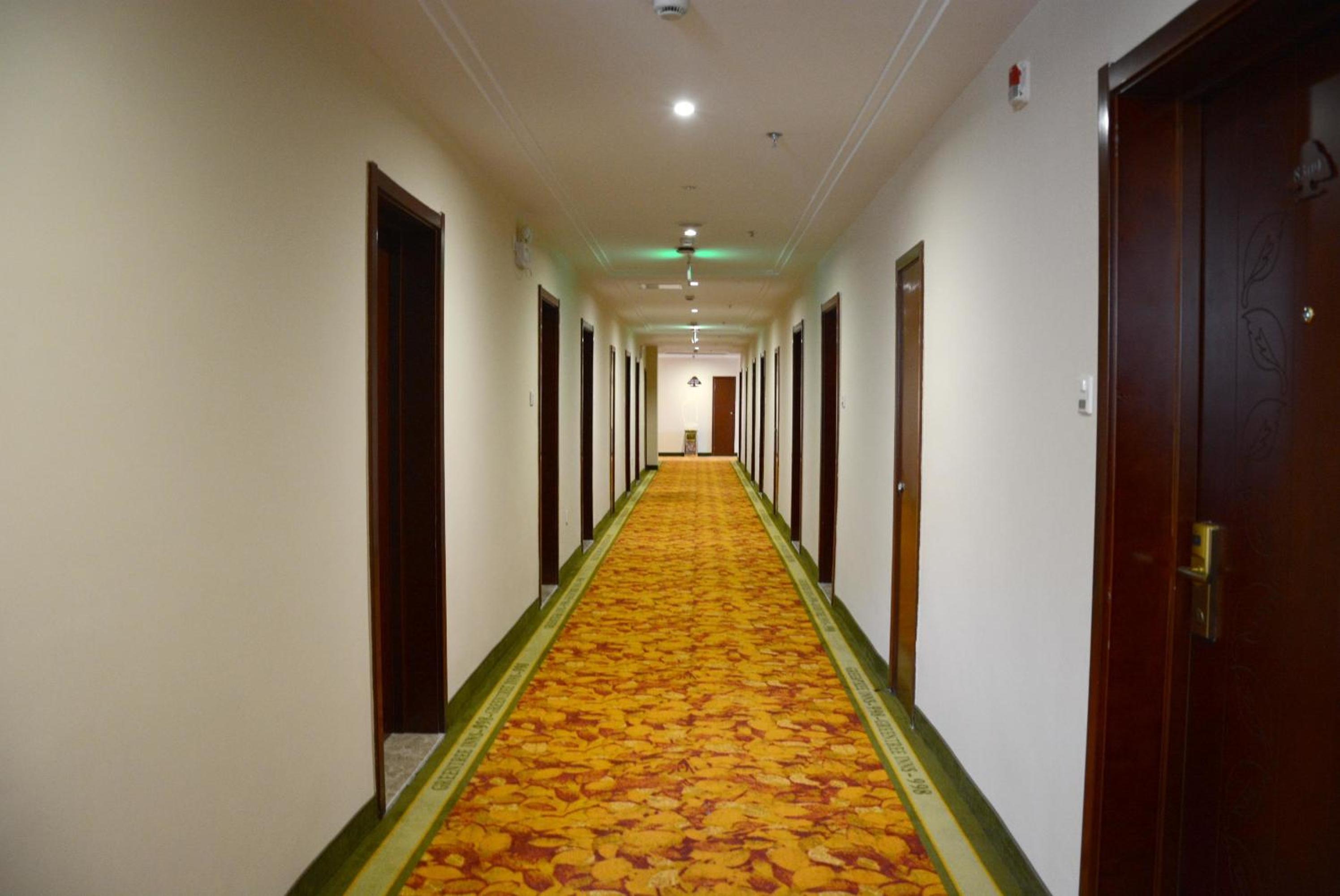 Mainland Chinese Citizens - Standard Twin Room - Photo 4
